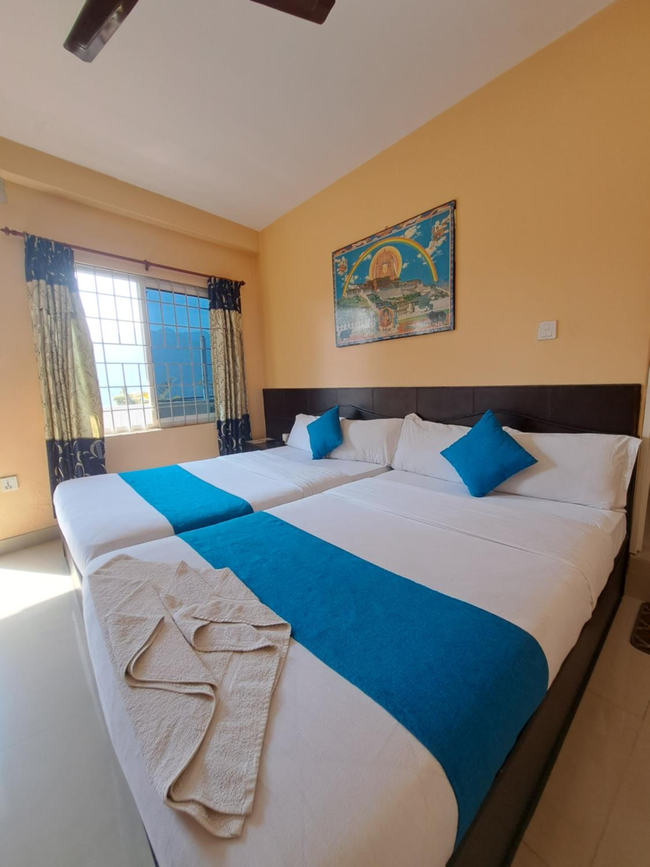 Twin Room with Lake View photo 1