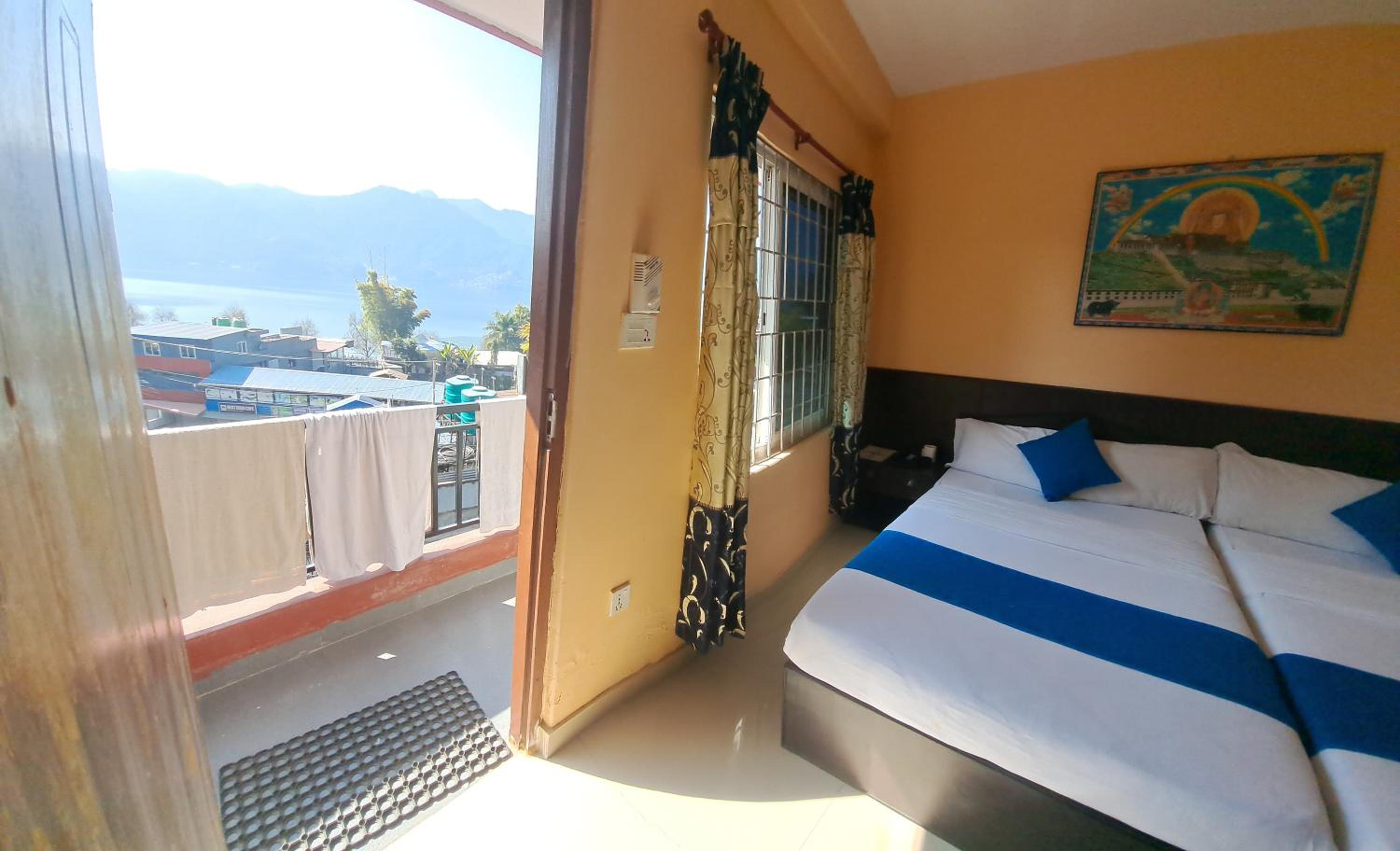 Twin Room with Lake View photo 2