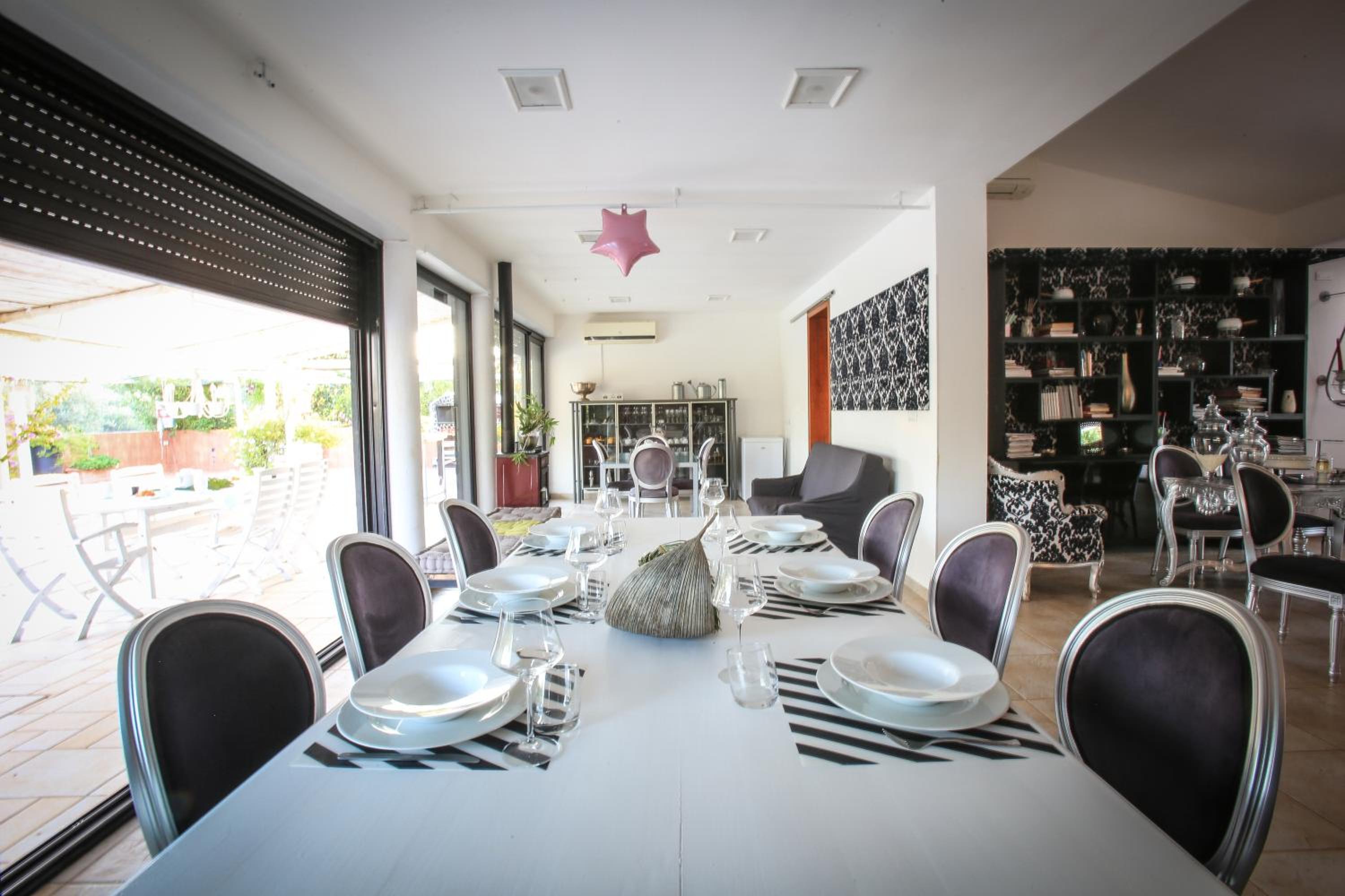 Three-Bedroom Villa photo 2