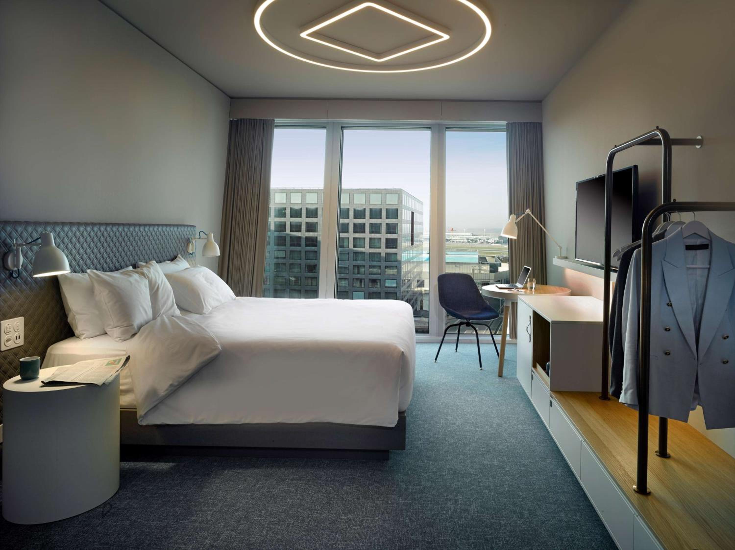 King Room with View - Photo 6