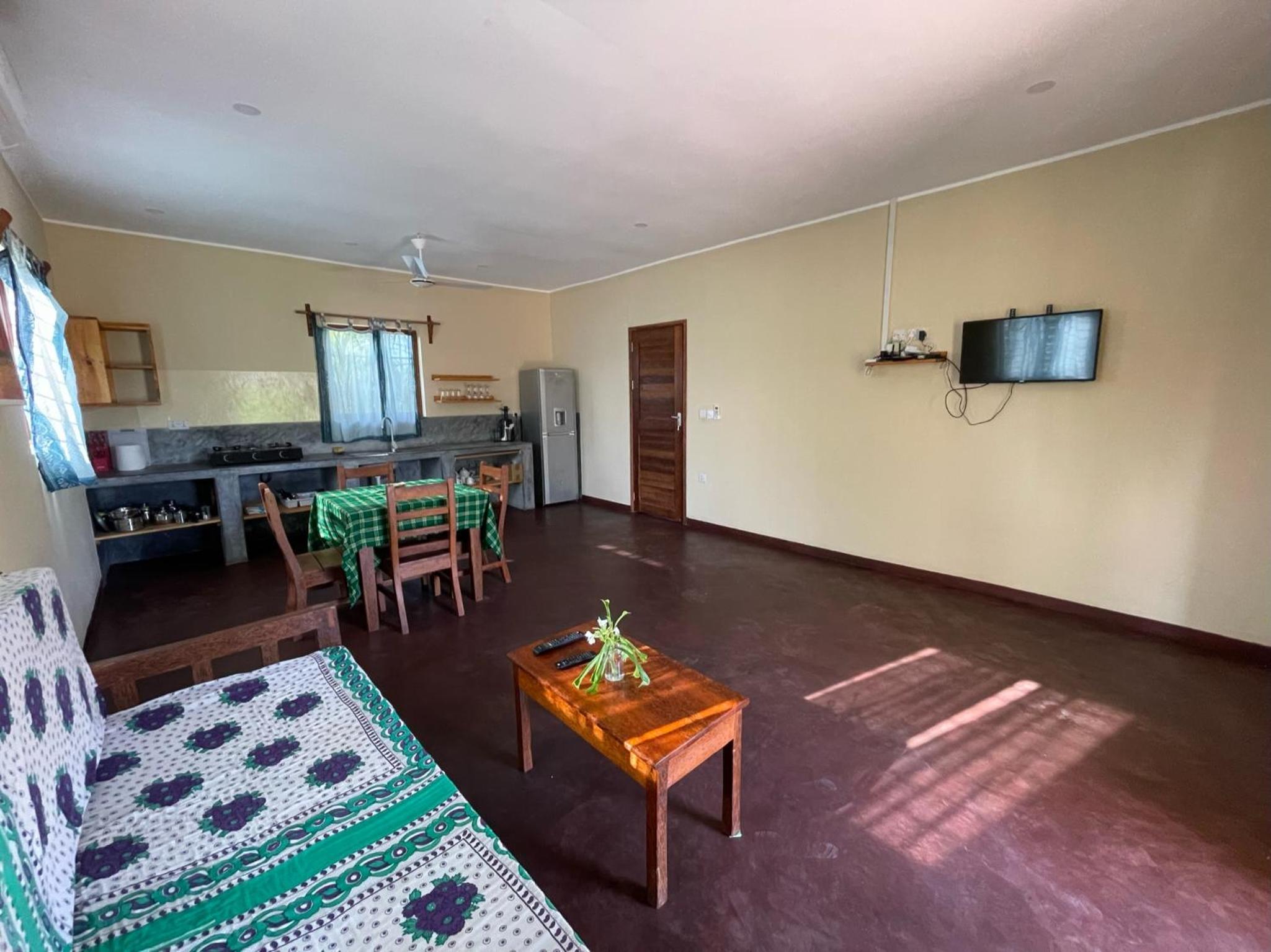 One-Bedroom Apartment - Photo 37