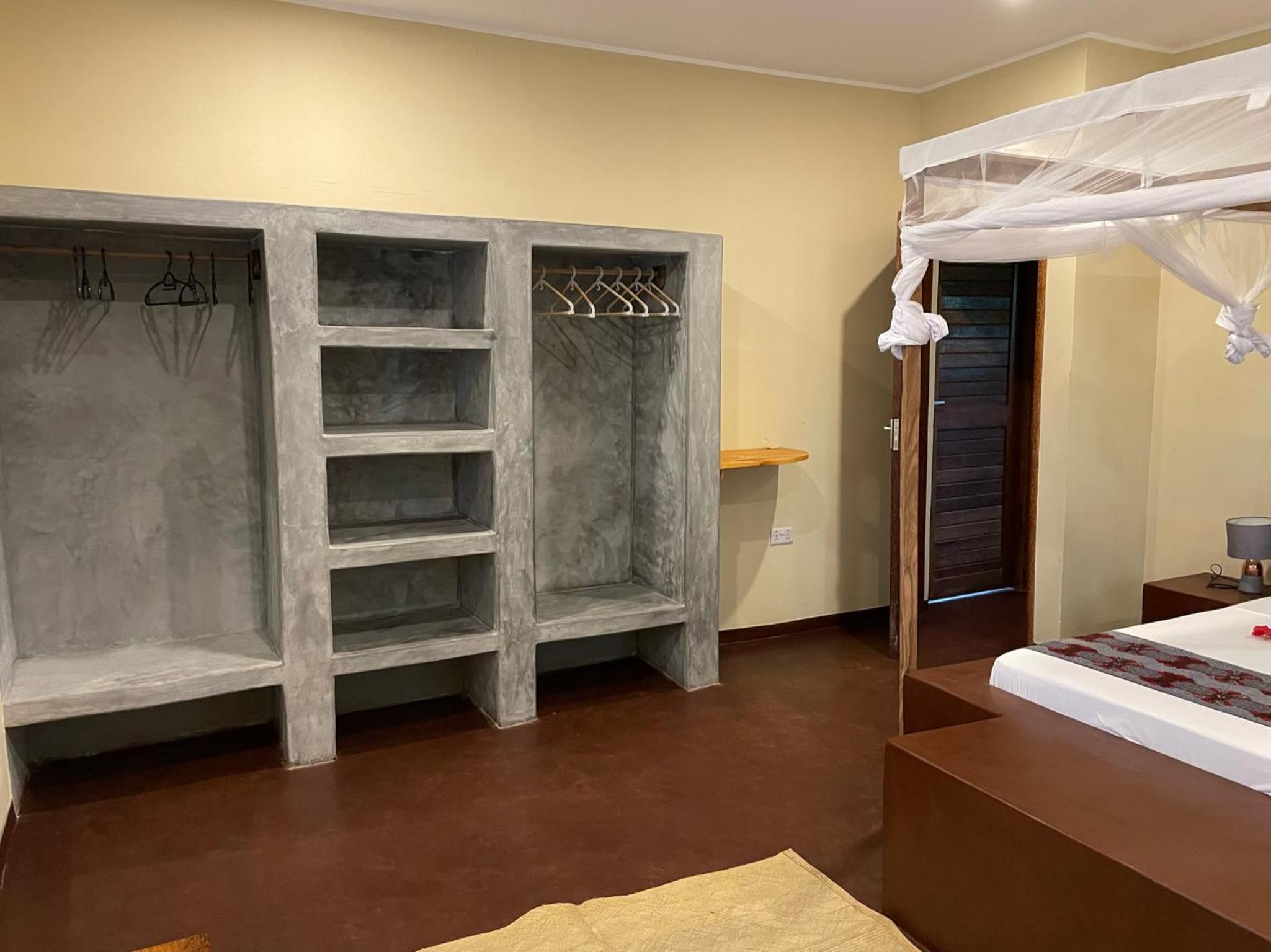 One-Bedroom Apartment - Photo 36
