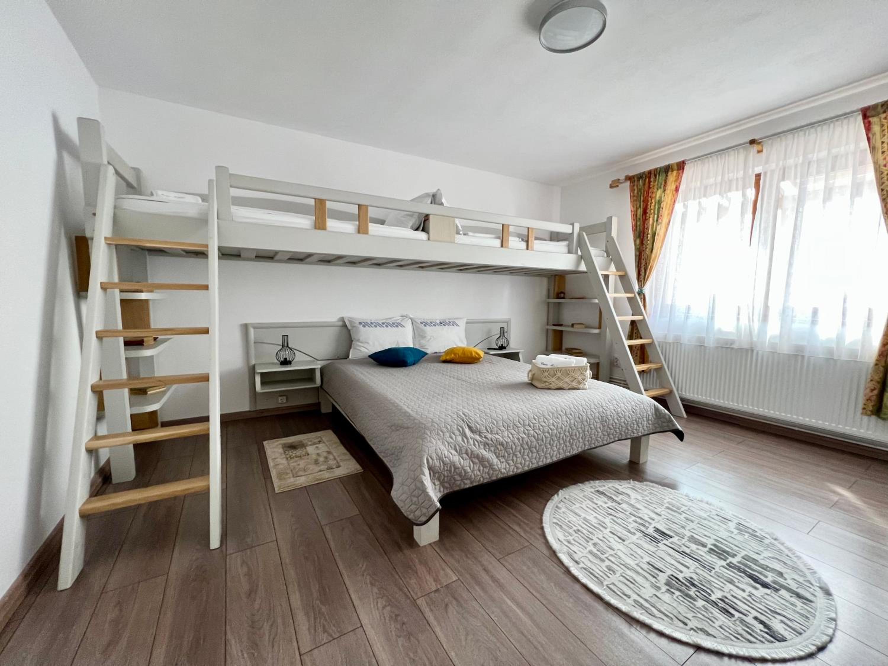 Three-Bedroom House photo 3