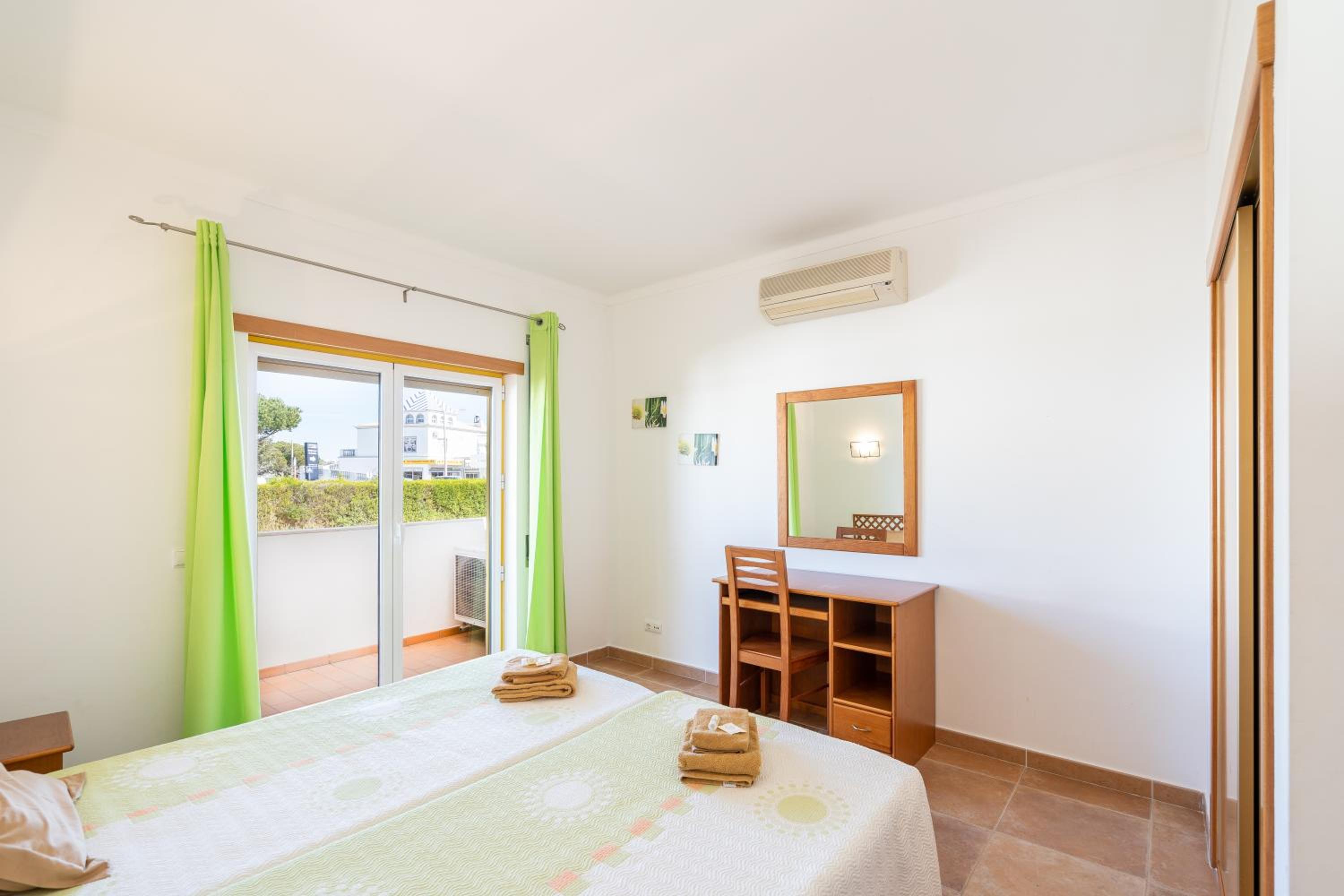One-Bedroom Apartment - Photo 1
