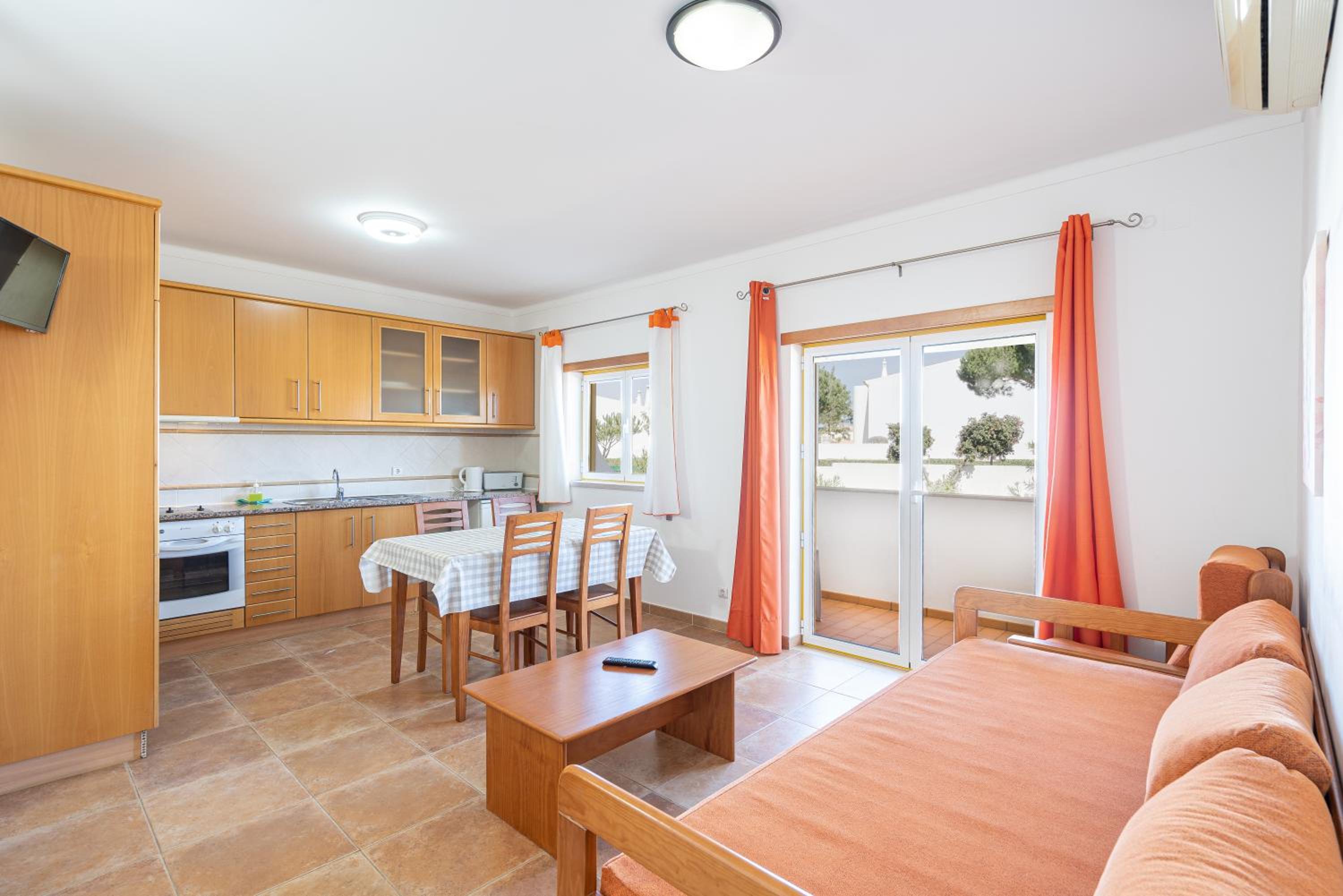 One-Bedroom Apartment - Photo 12