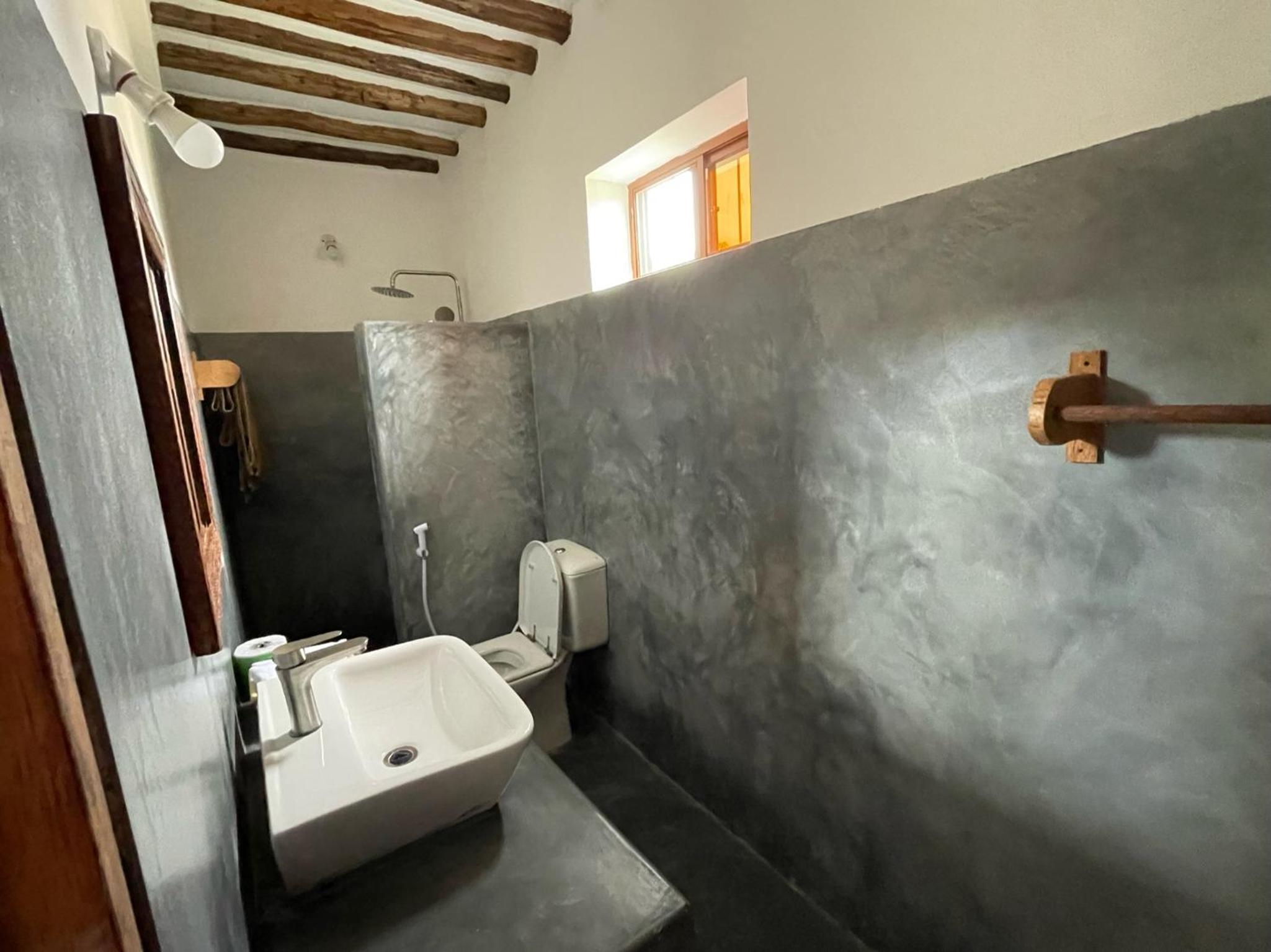 One-Bedroom Bungalow - Photo 34