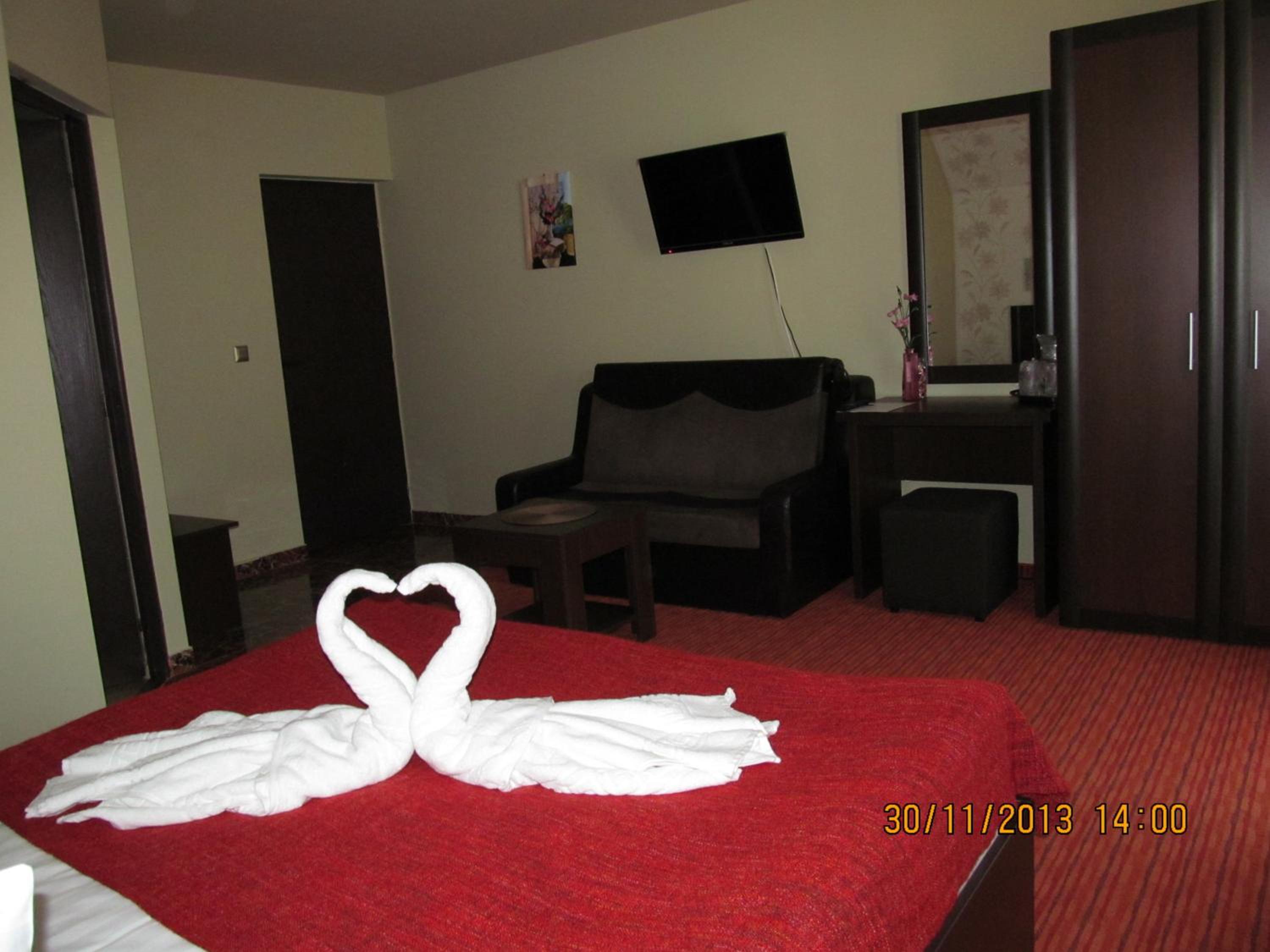 Double Room - Photo 9
