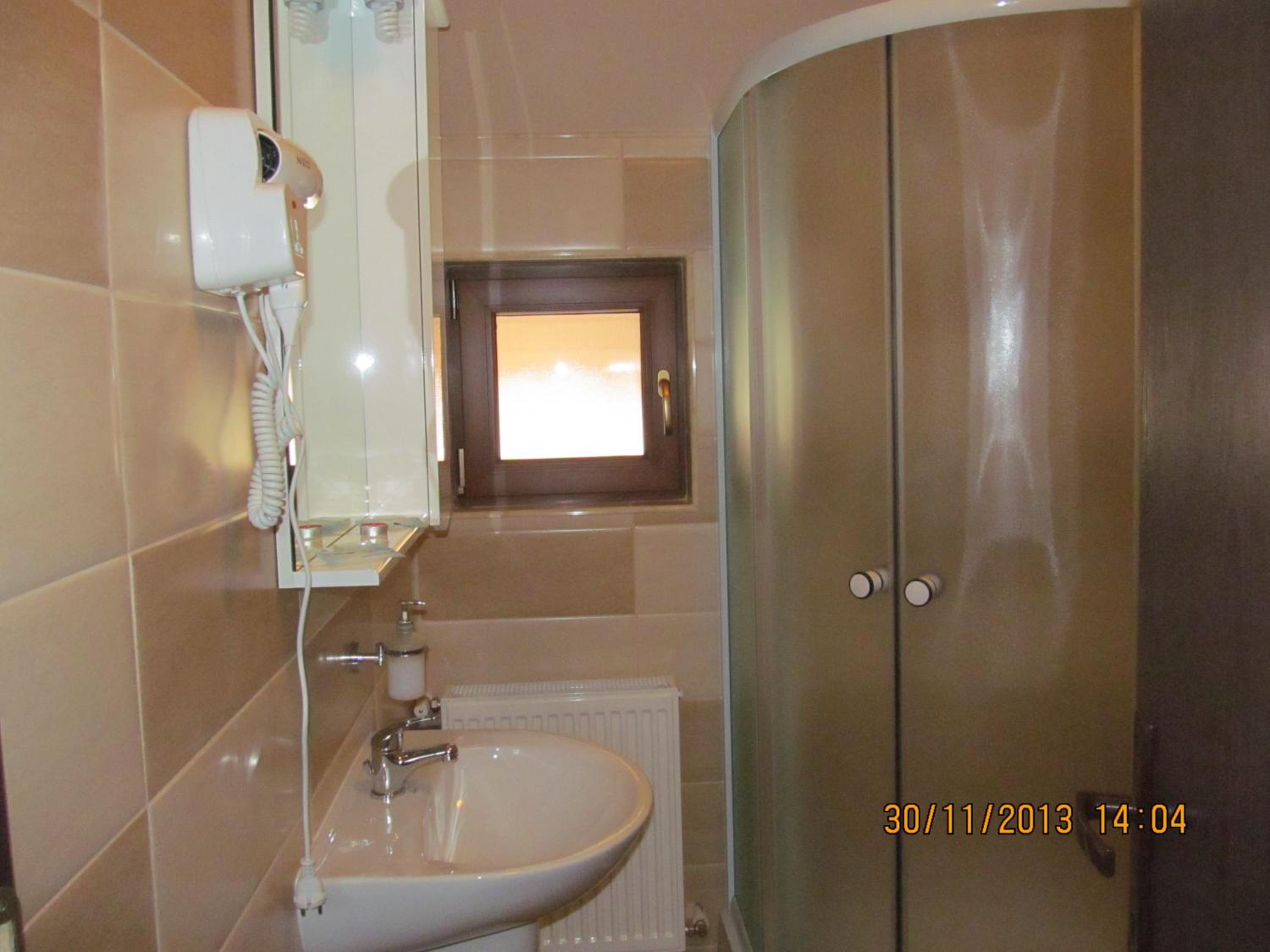 Double Room - Photo 20