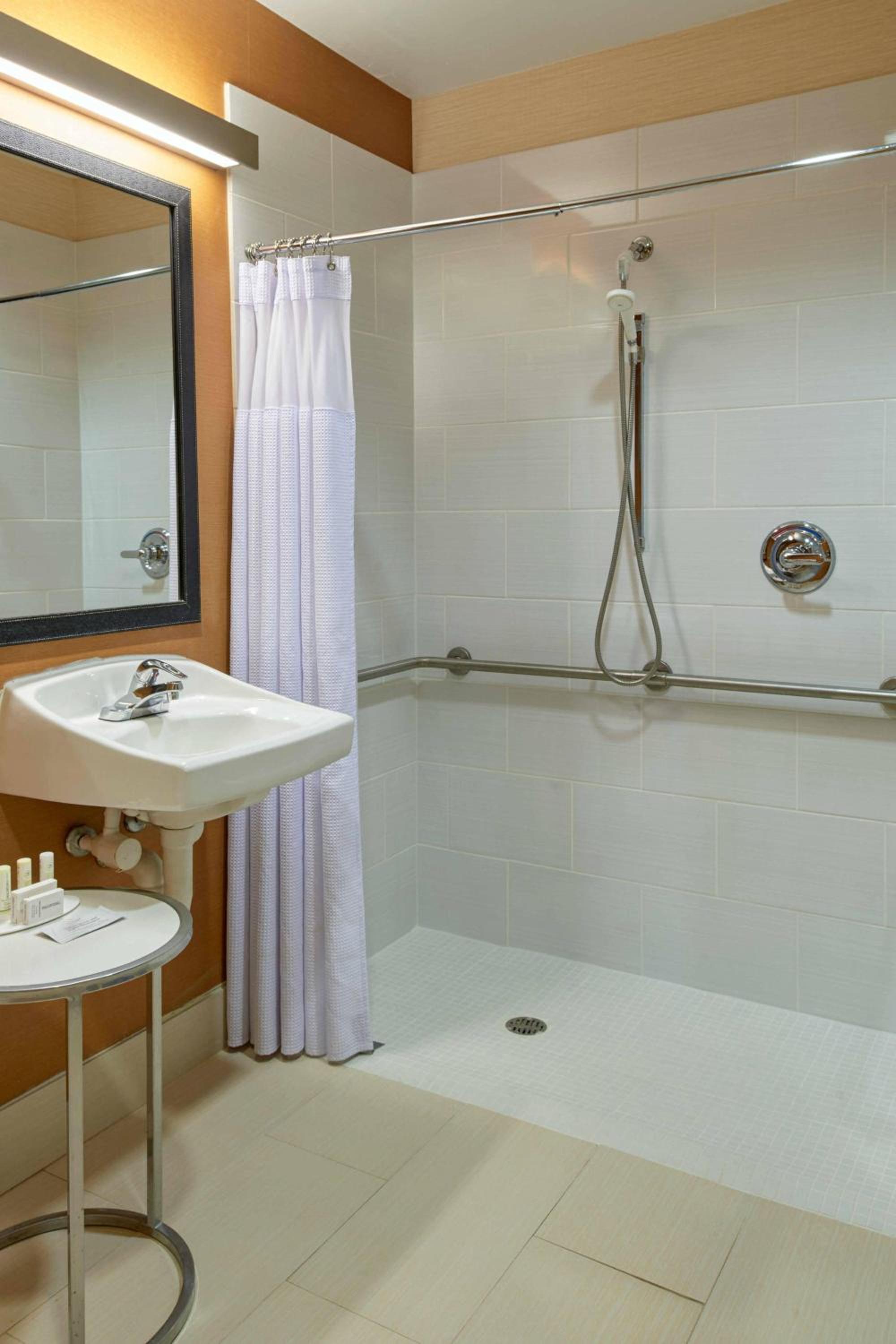 Double Queen Room - Photo 3