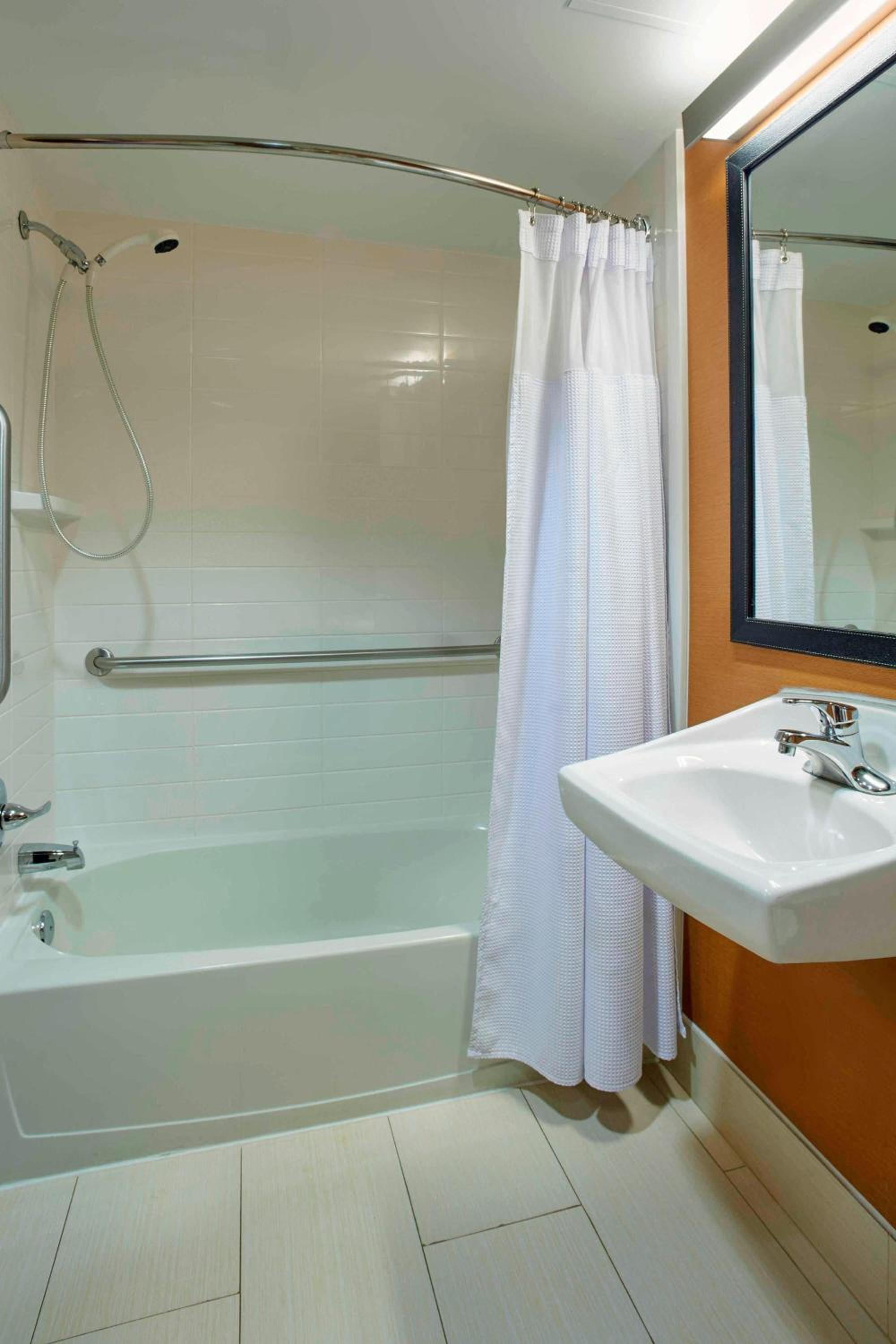 Double Queen Room - Photo 5