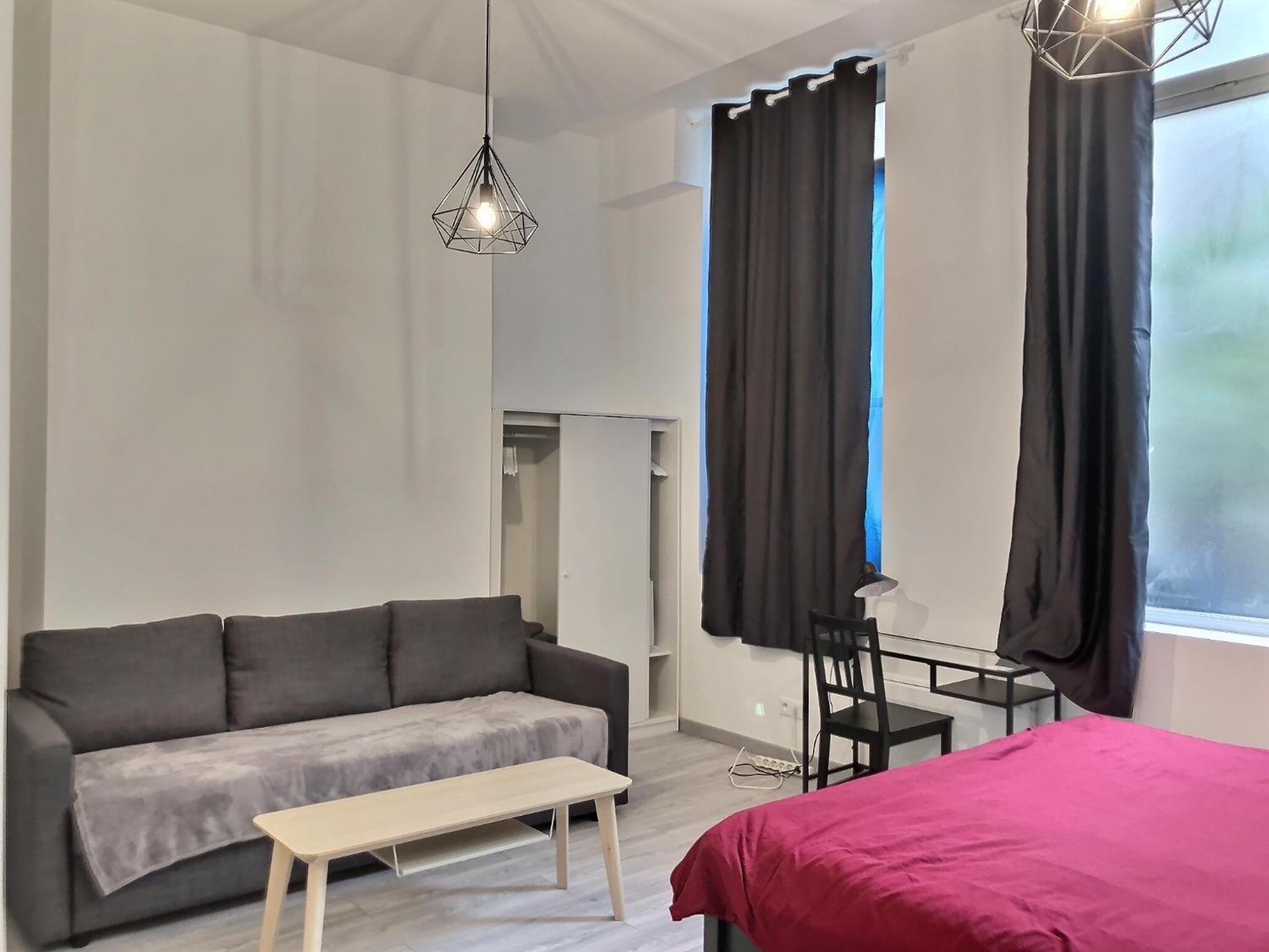 One-Bedroom Apartment photo 1