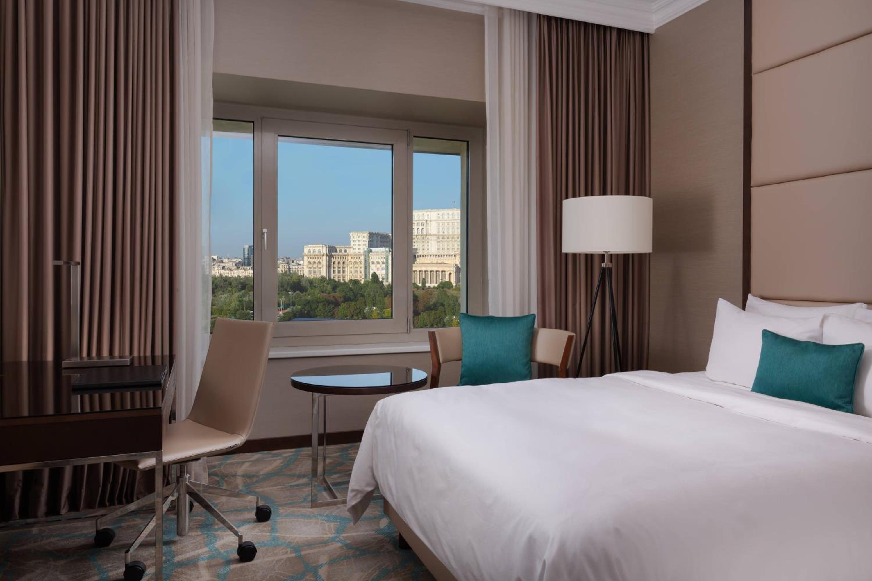 Deluxe Double Double, Guest room, Double - Photo 1