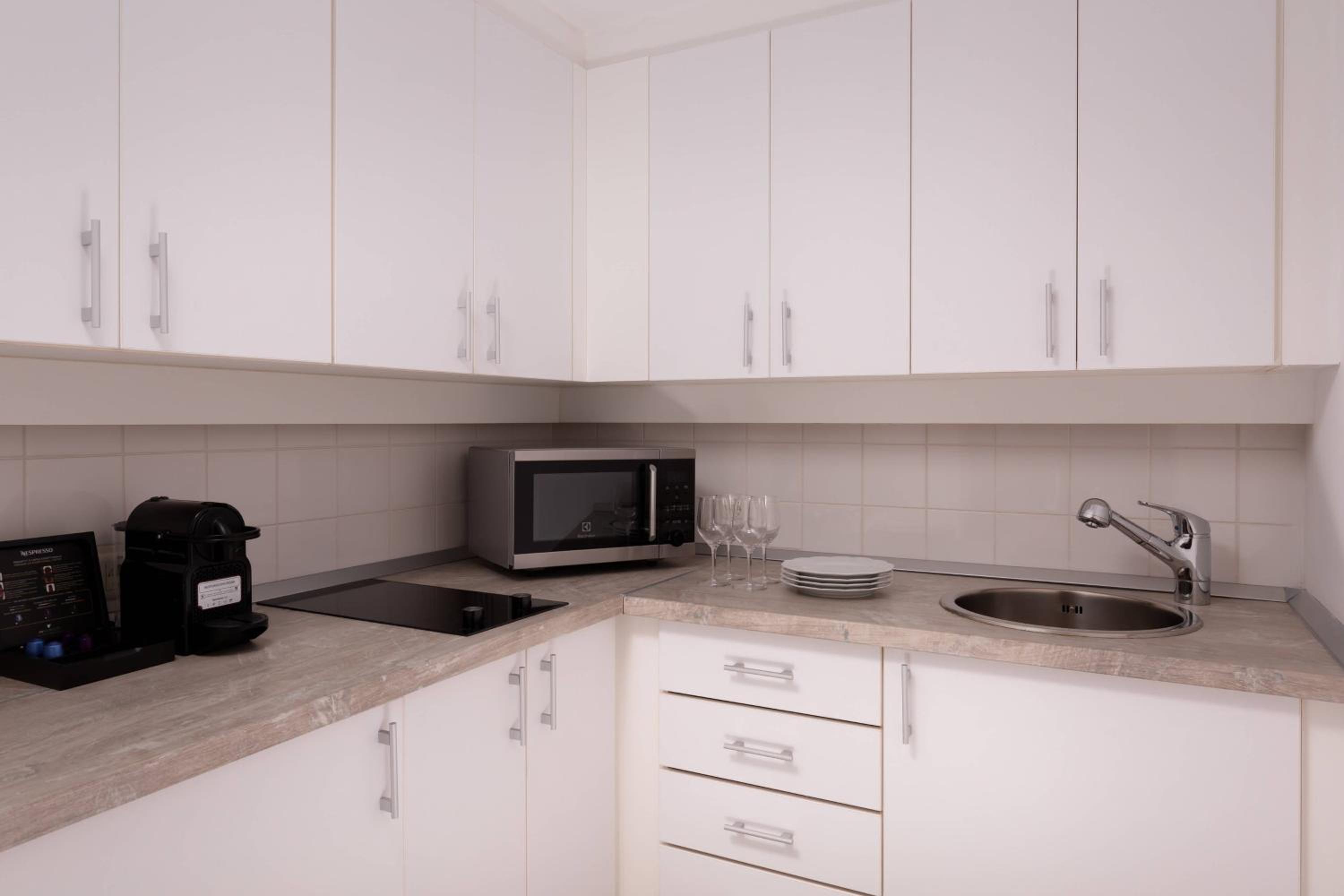 Two-Bedroom Family Suite with Access and Breakfast in  Executive Lounge - Photo 14