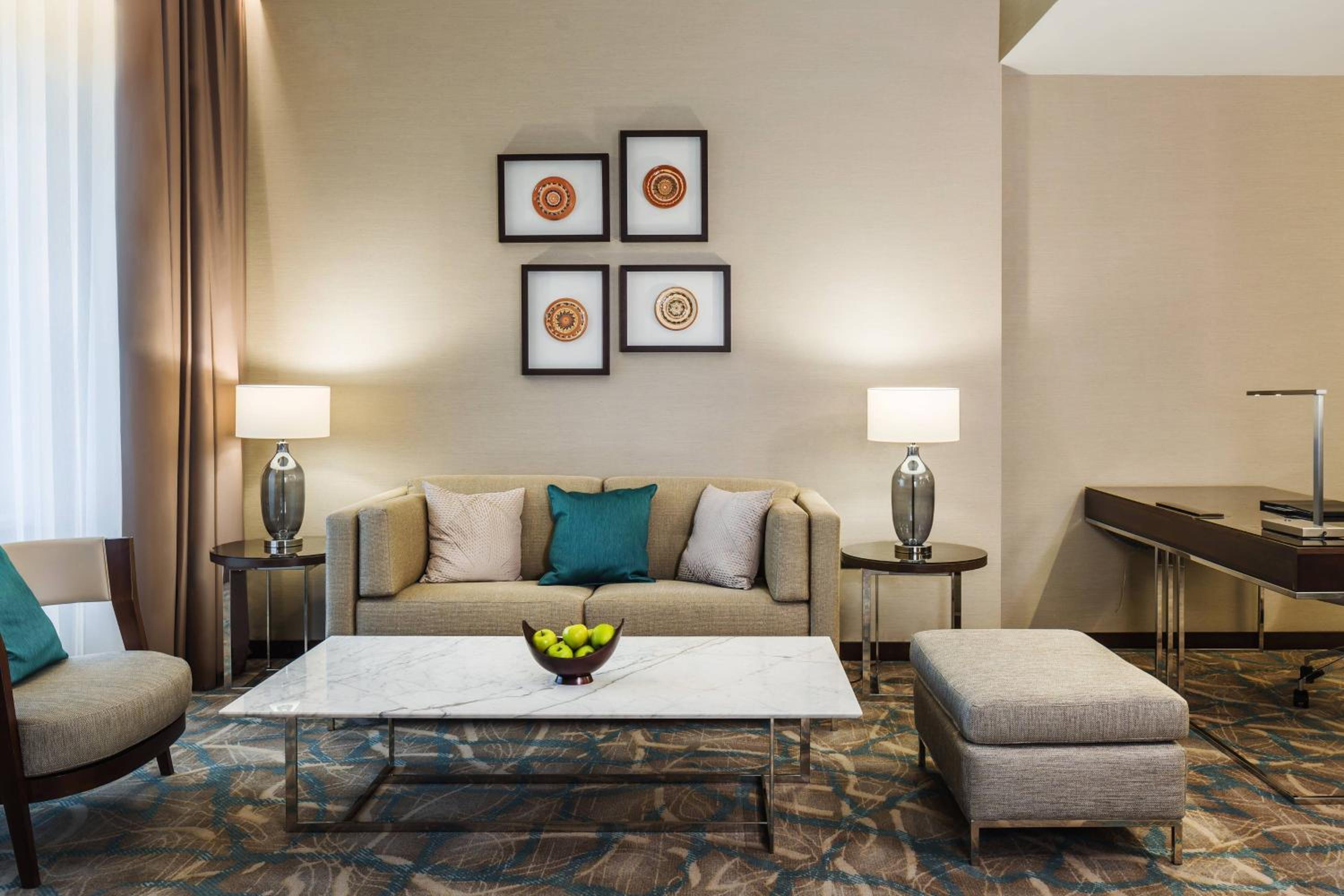 Business Suite with Access and Breakfast in Executive Lounge  - Photo 3