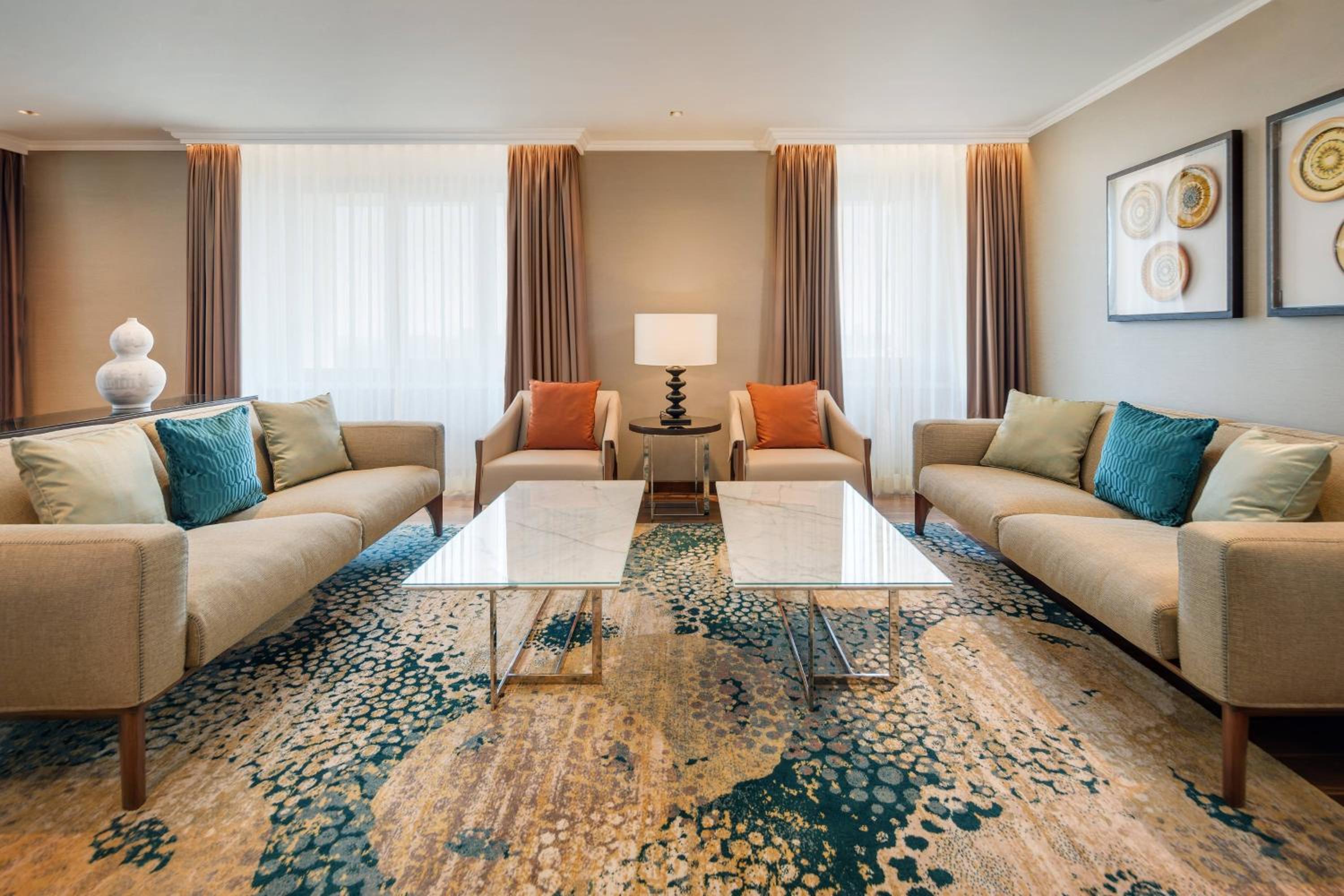 Presidential Suite with Access and Breakfast in Executive Lounge photo 3