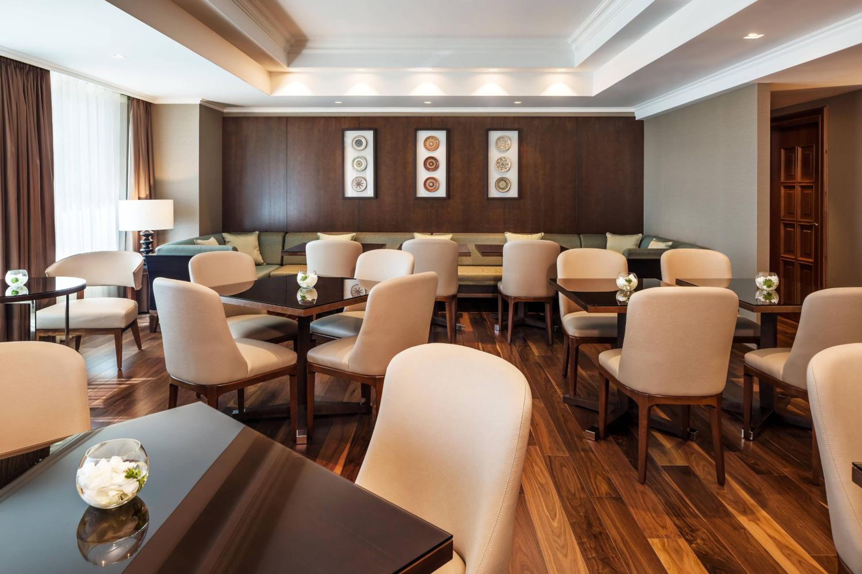 Executive Room with Access and Breakfast Executive Lounge - Photo 7