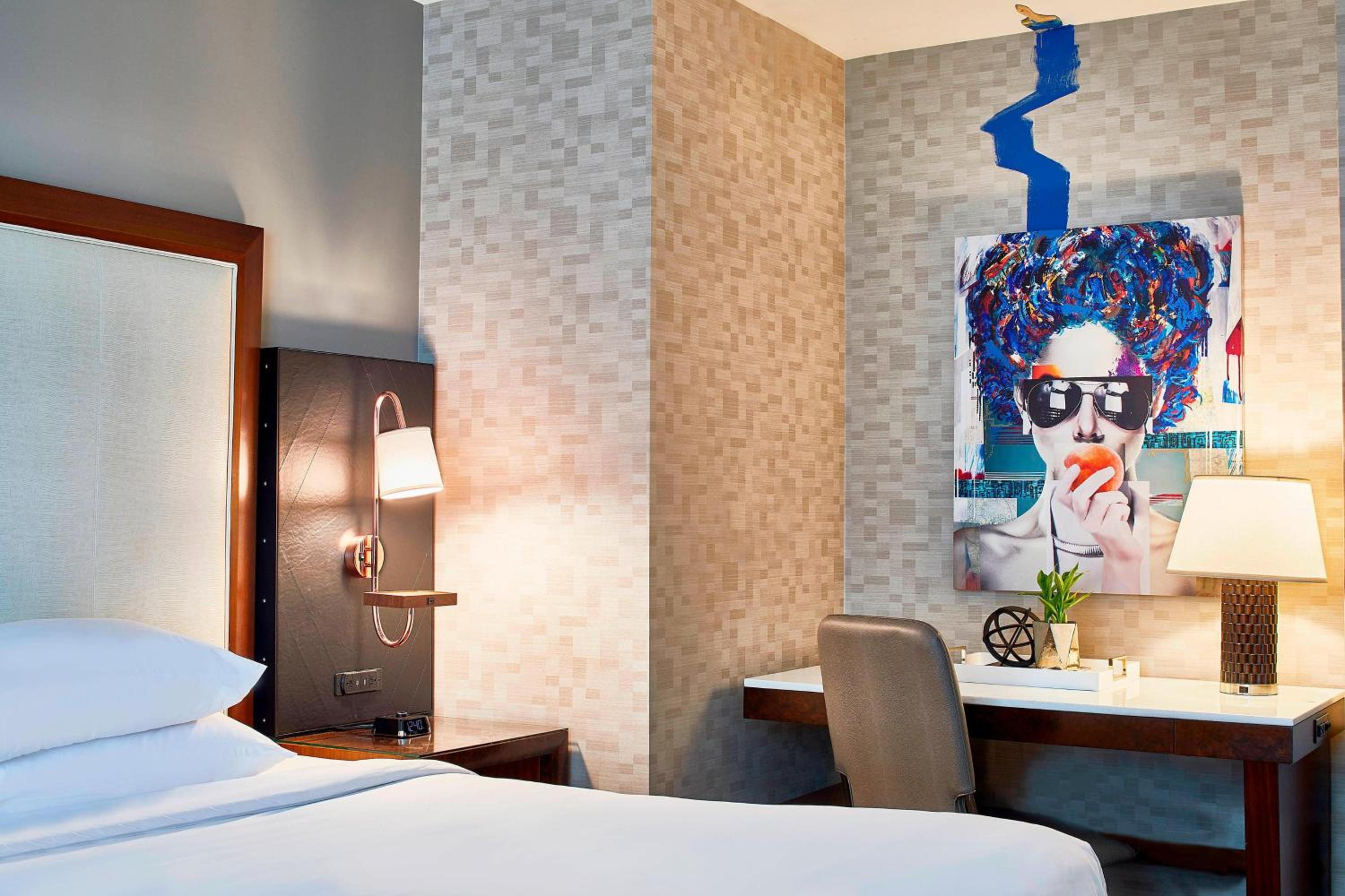 Deluxe King Room - Photo 5