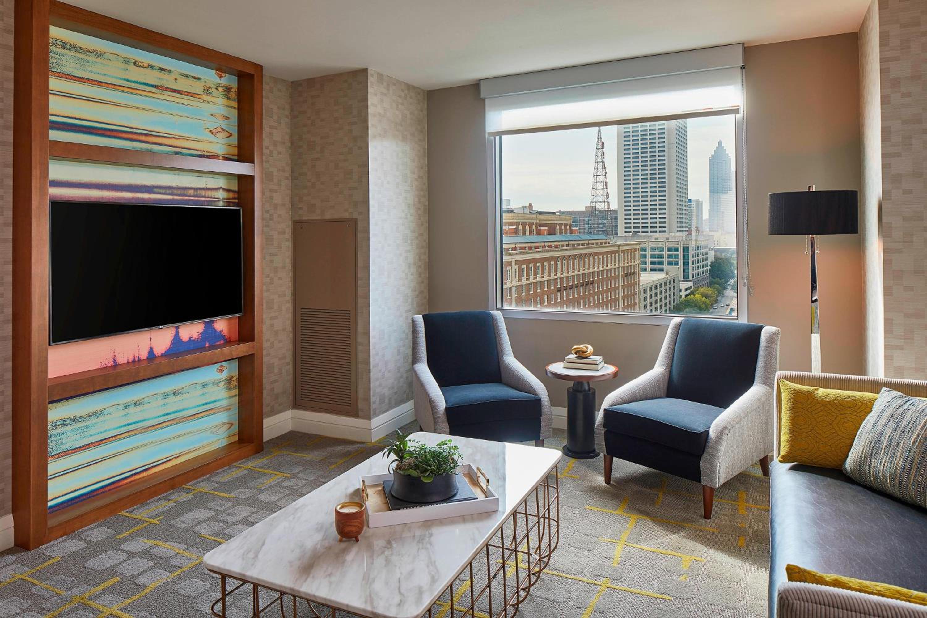 Executive King Suite - Non-Smoking - Photo 6