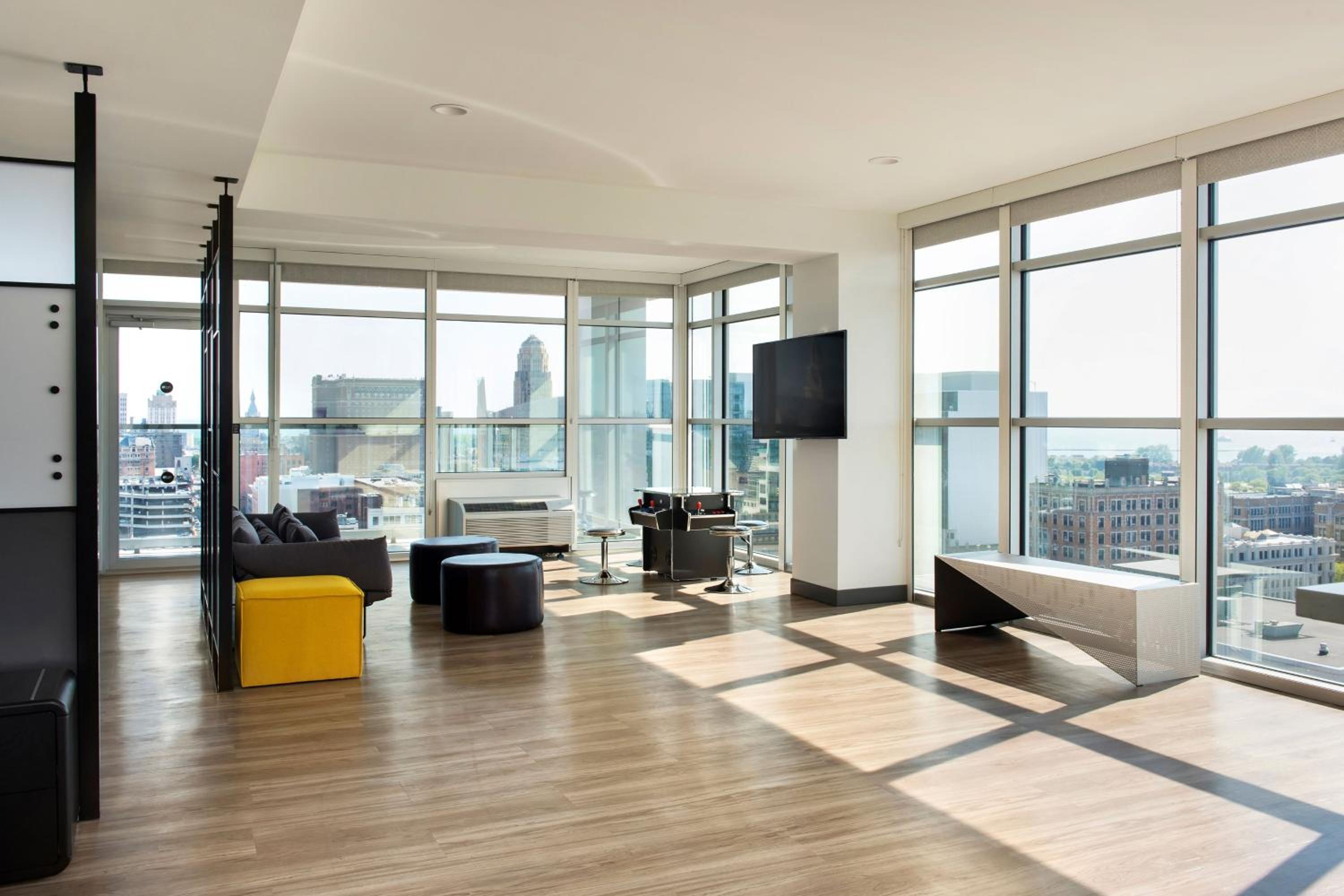 Savvy Suite, Suite, 1 King