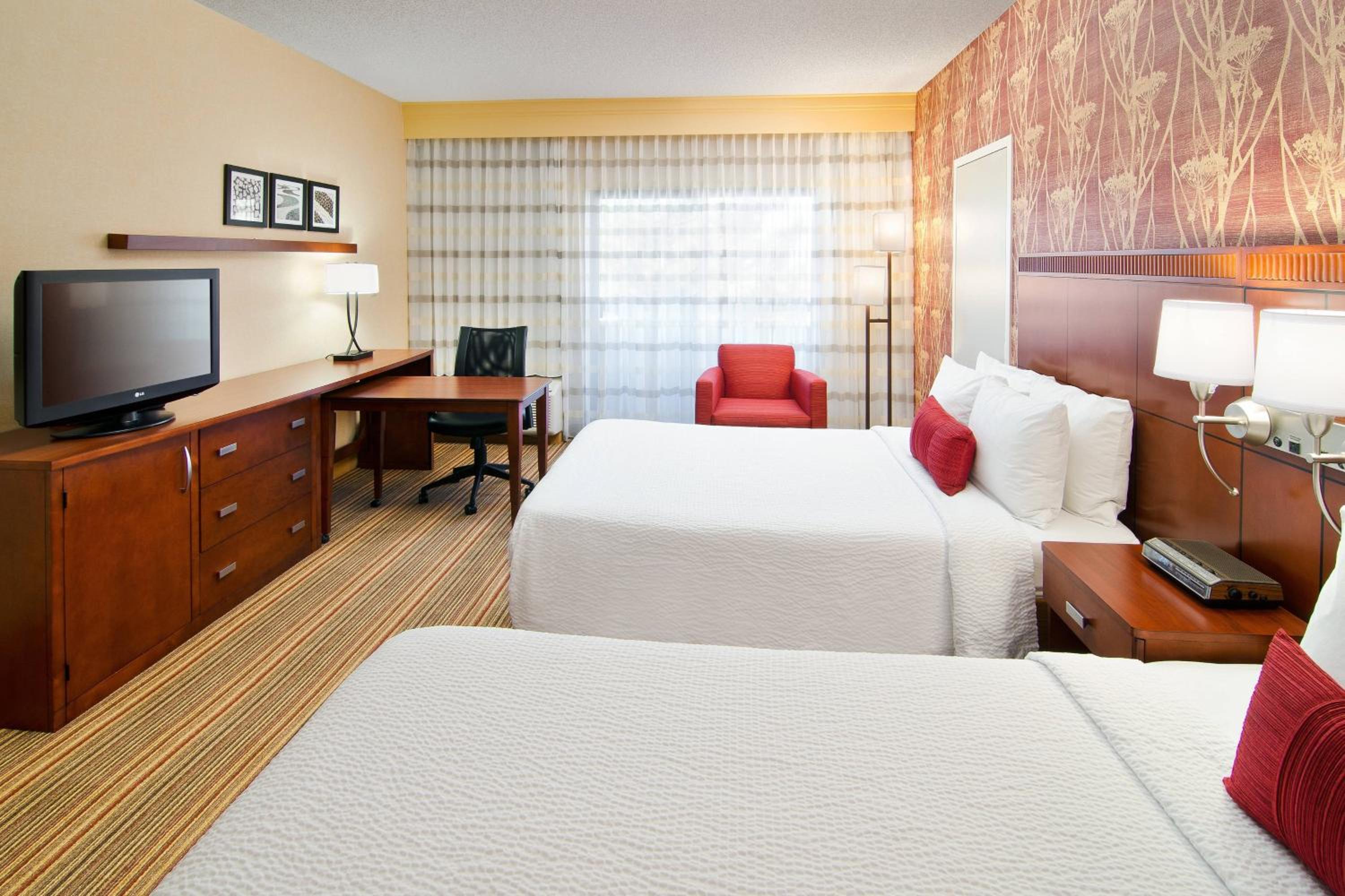 Double Room with Two Double Beds - Photo 1