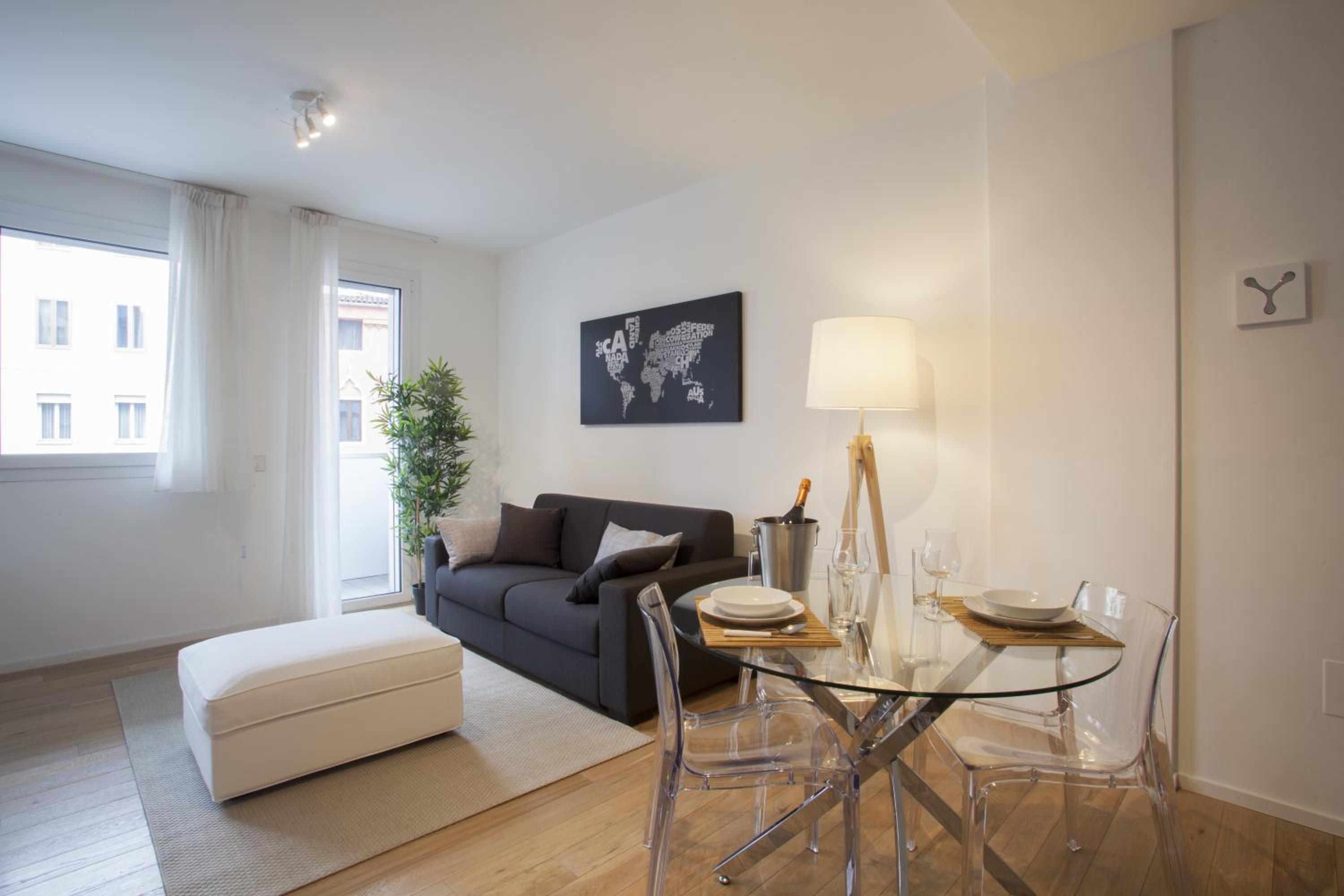 Apartment with Balcony - Via Paolotti, 3