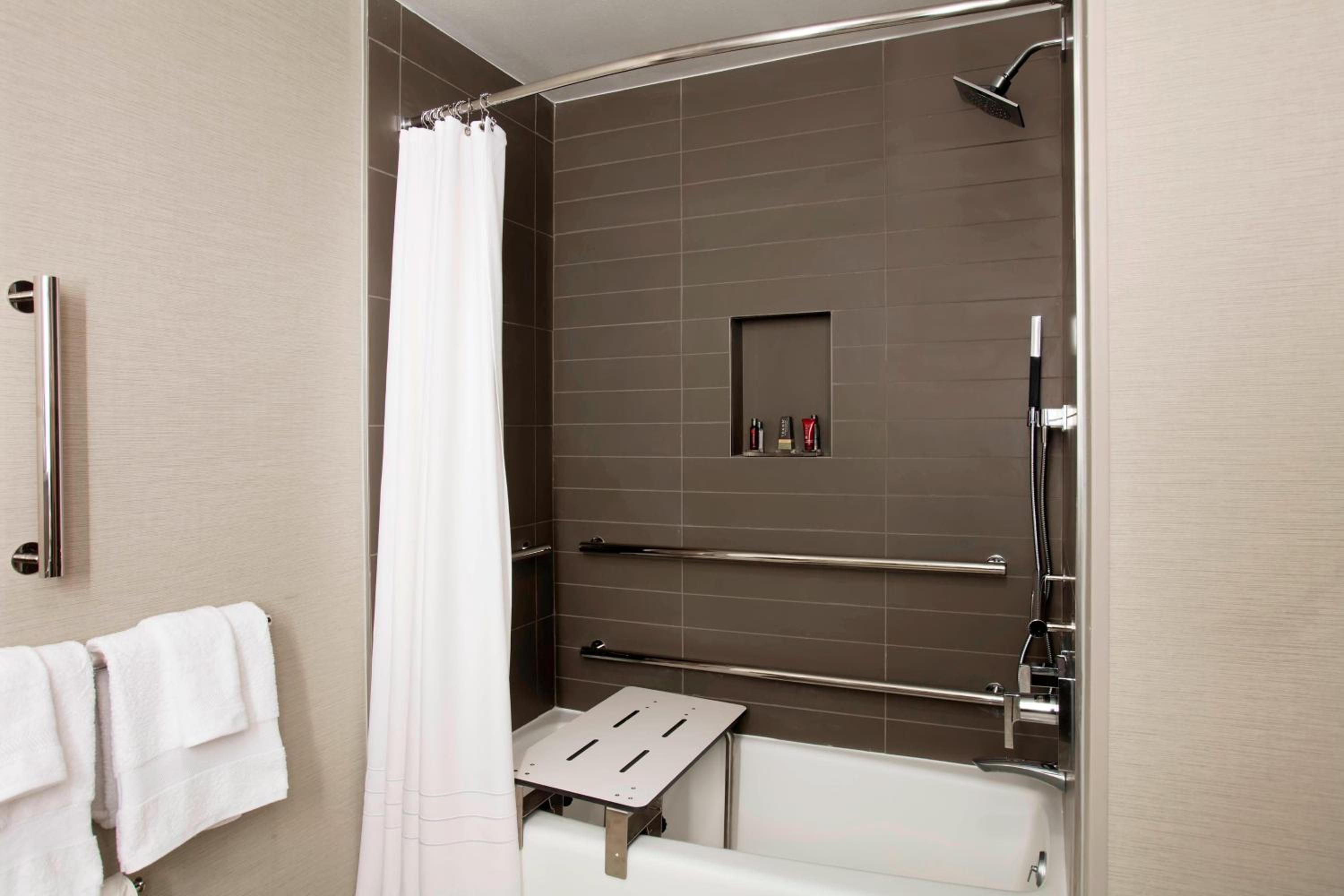 Guest King Room - Photo 6