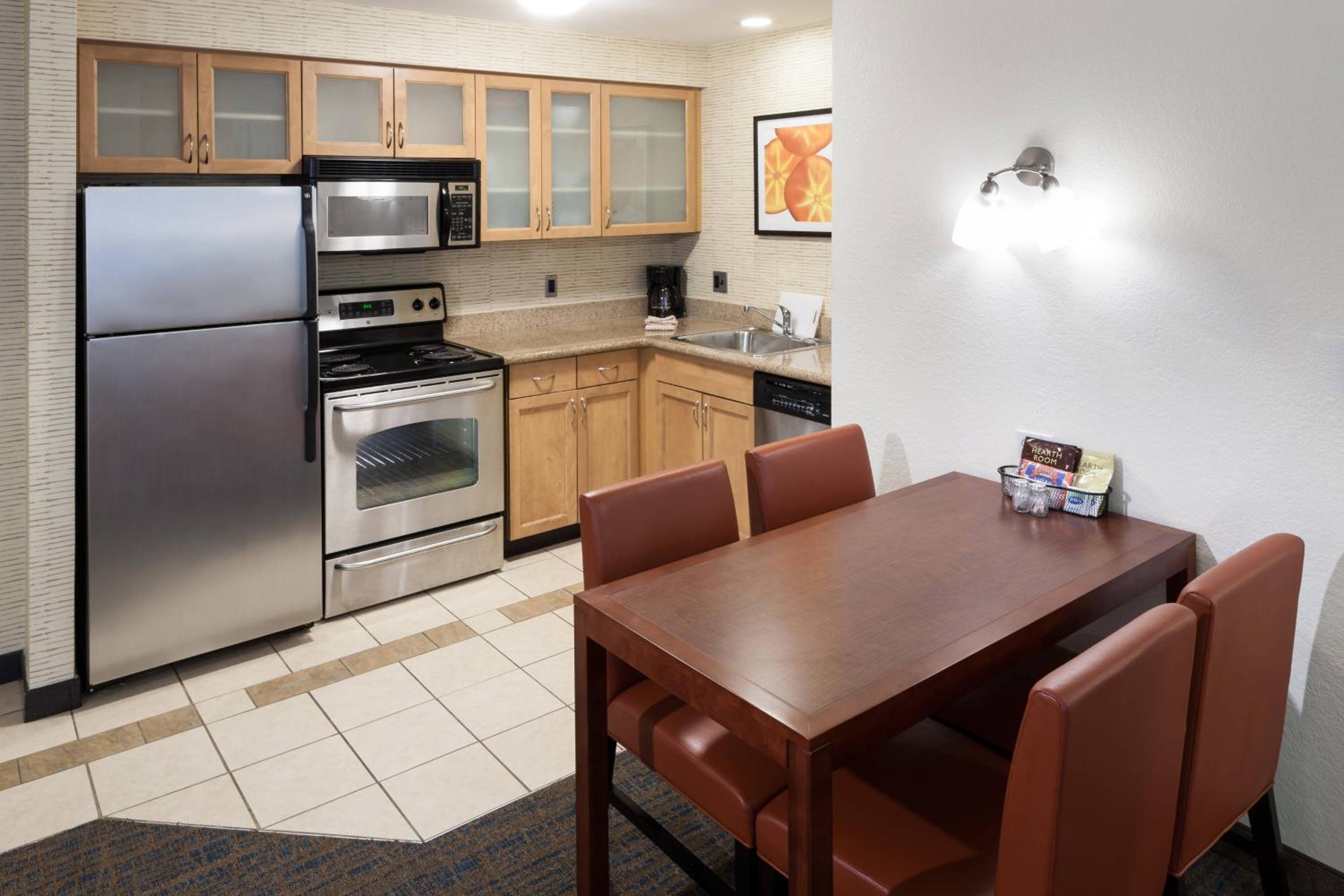 Two-Bedroom Suite - Photo 5