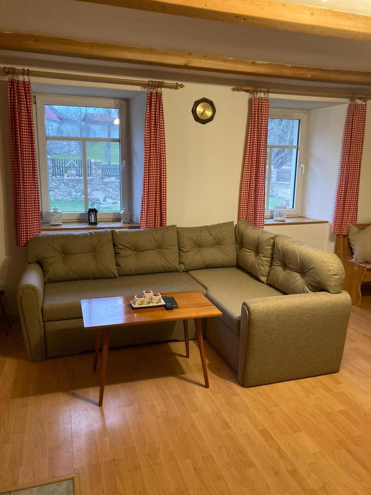 One-Bedroom House photo 1