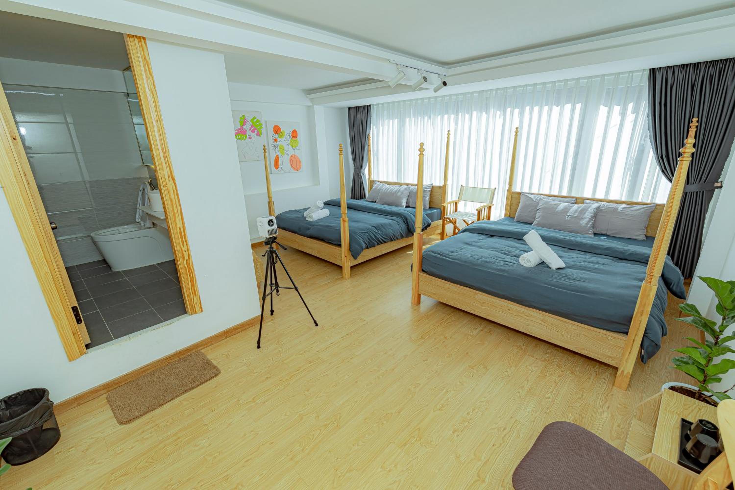 Deluxe Family Room photo 1