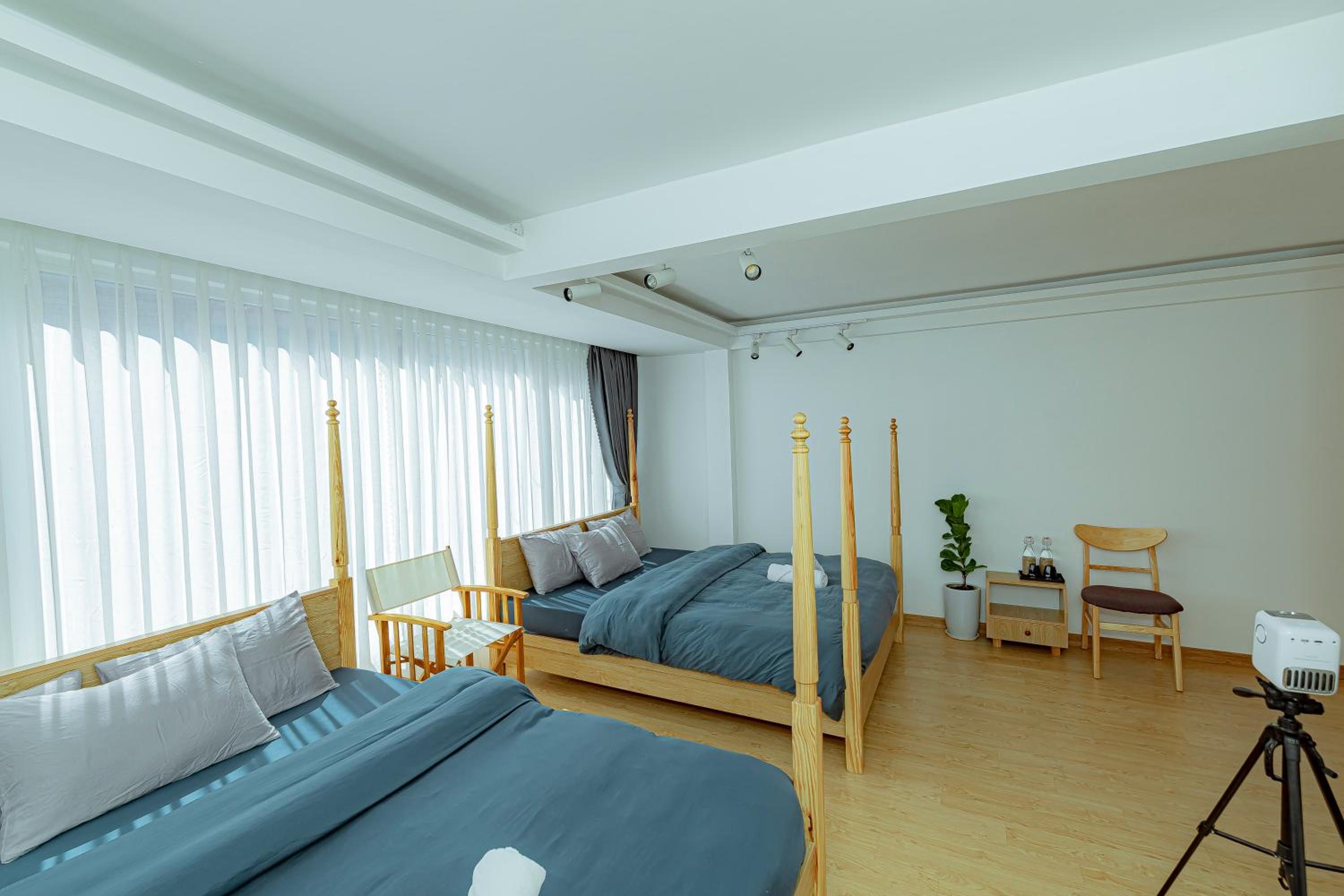 Deluxe Family Room photo 3