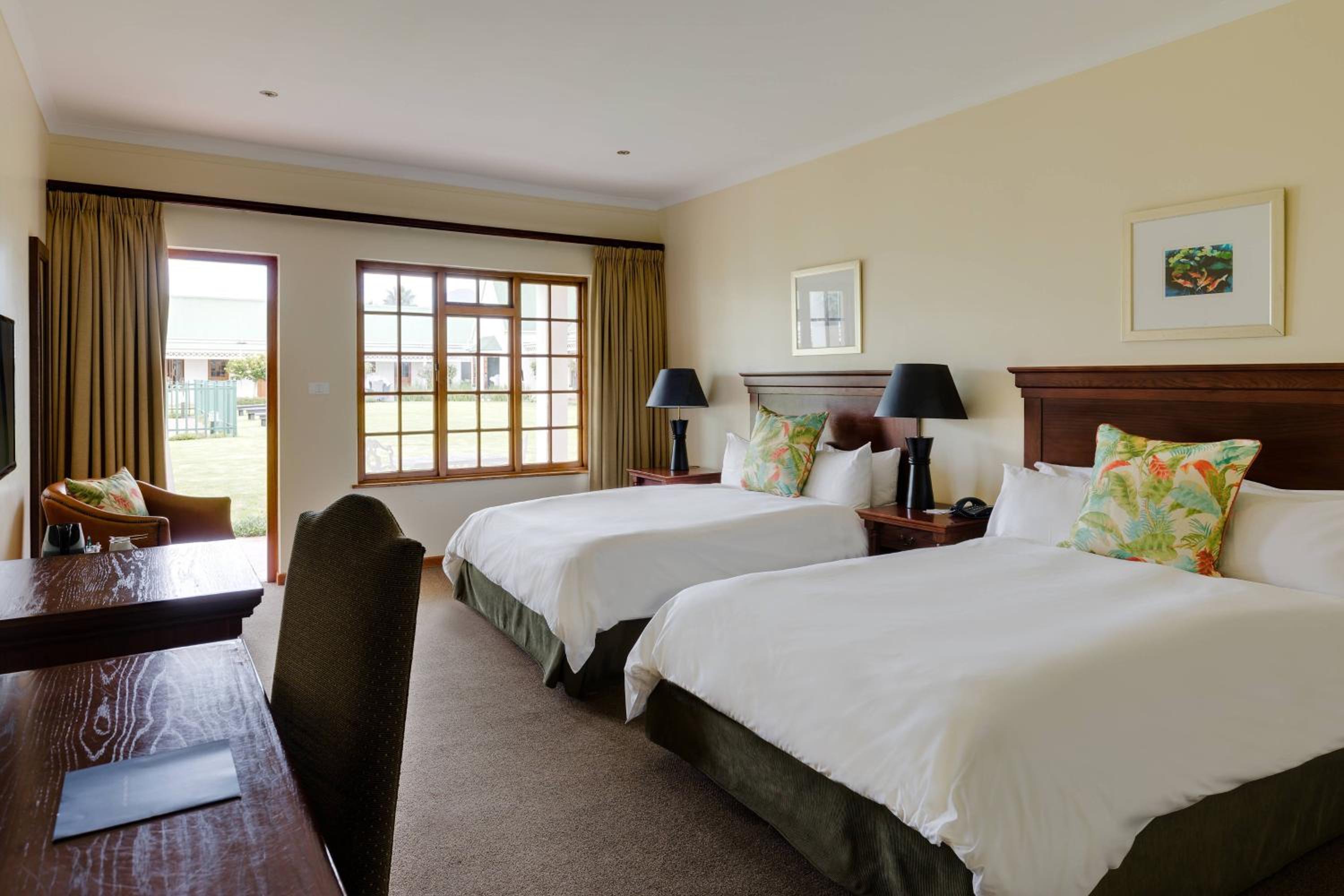 Deluxe Room - Photo 4