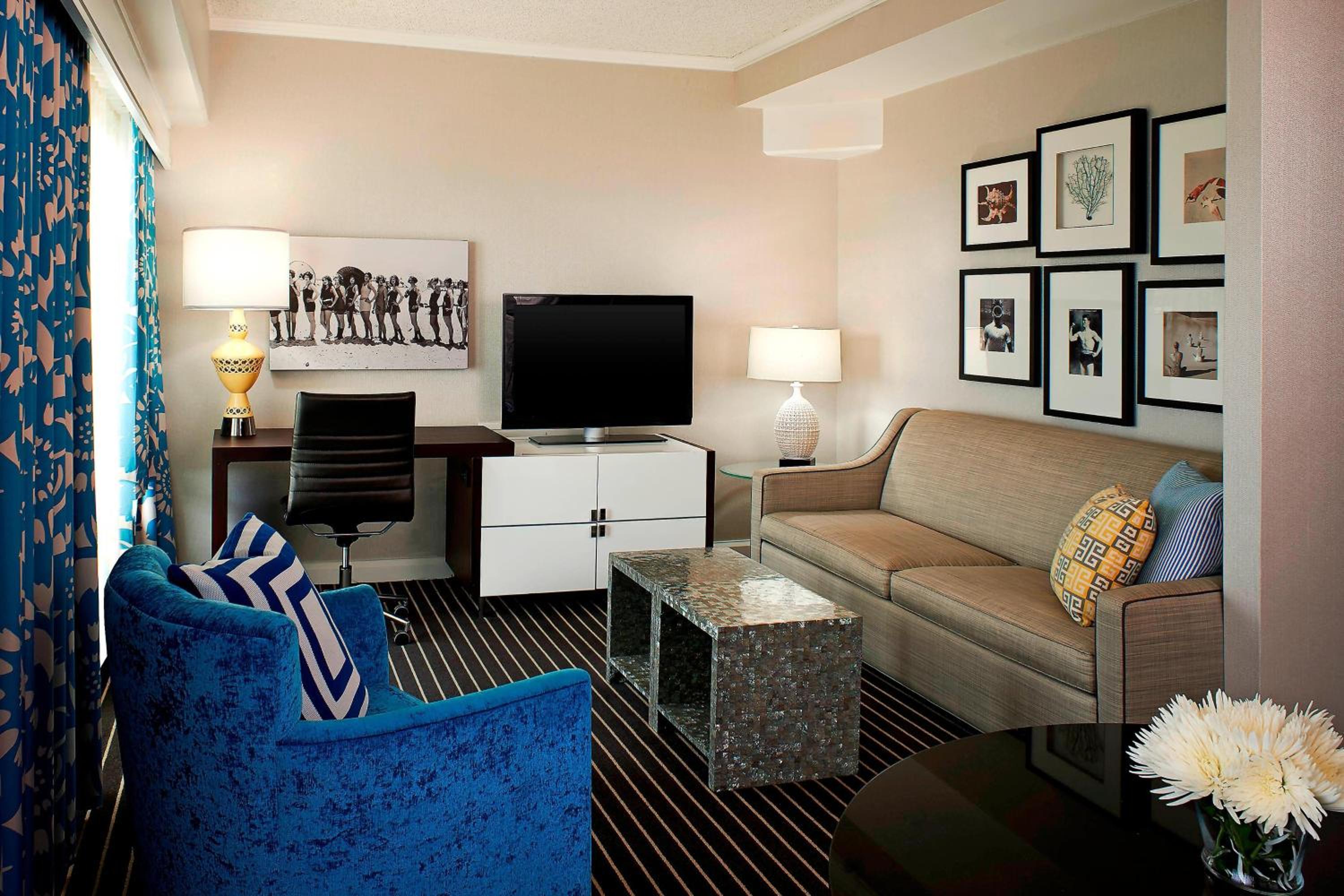 Sunset King Suite
