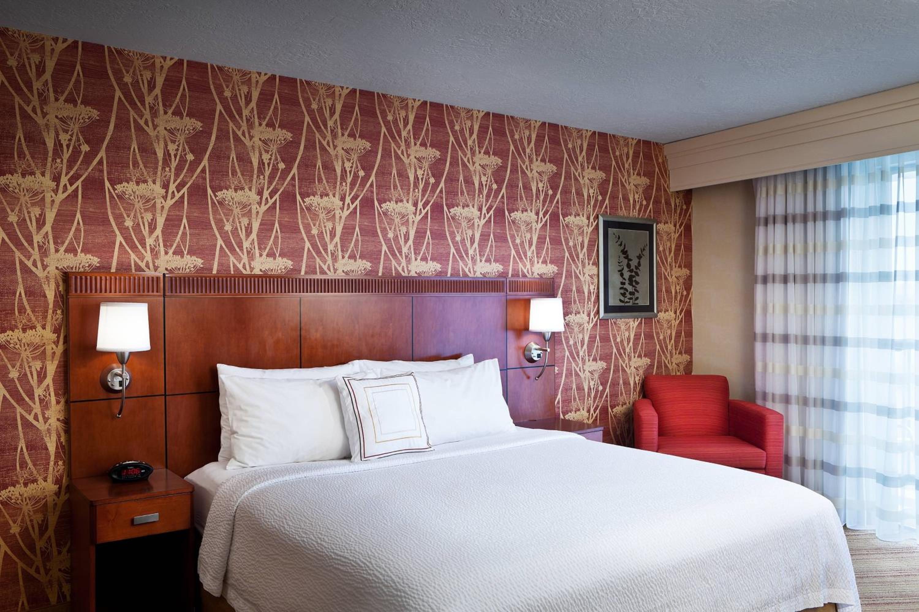 King Room with View - Photo 3