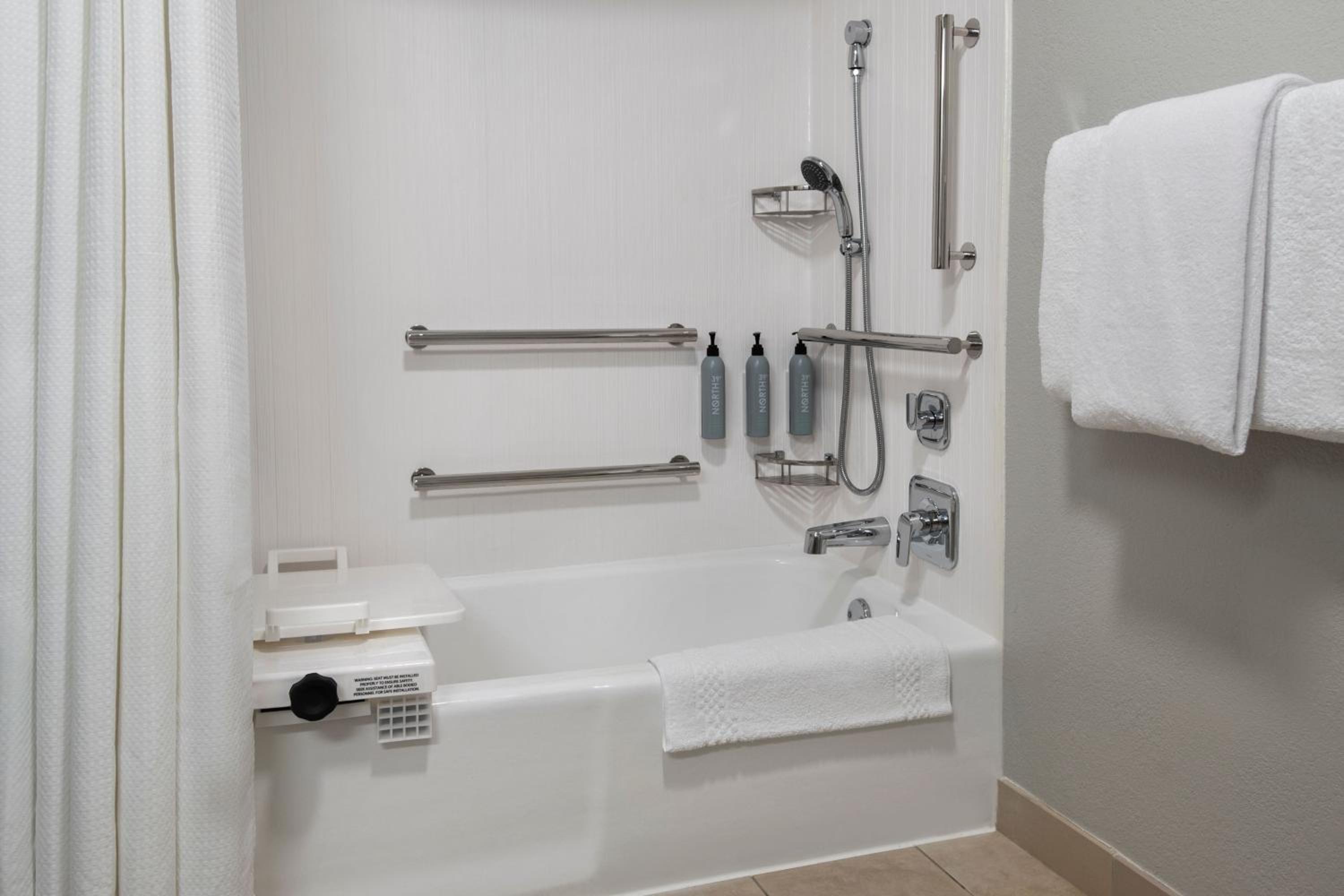 King Room with Sofa Bed and Adapted Tub - Mobility and Hearing Accessible photo 3