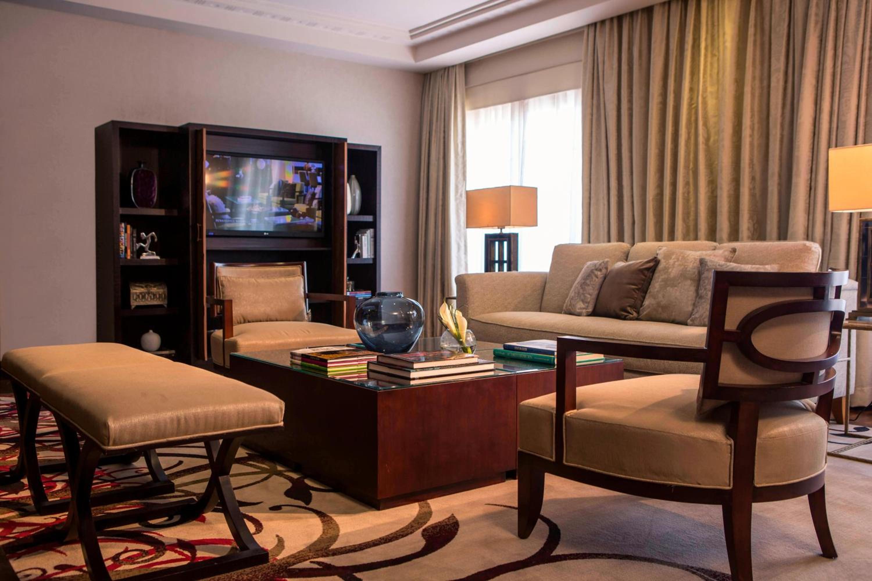 Presidential Suite, Club Lounge Access
