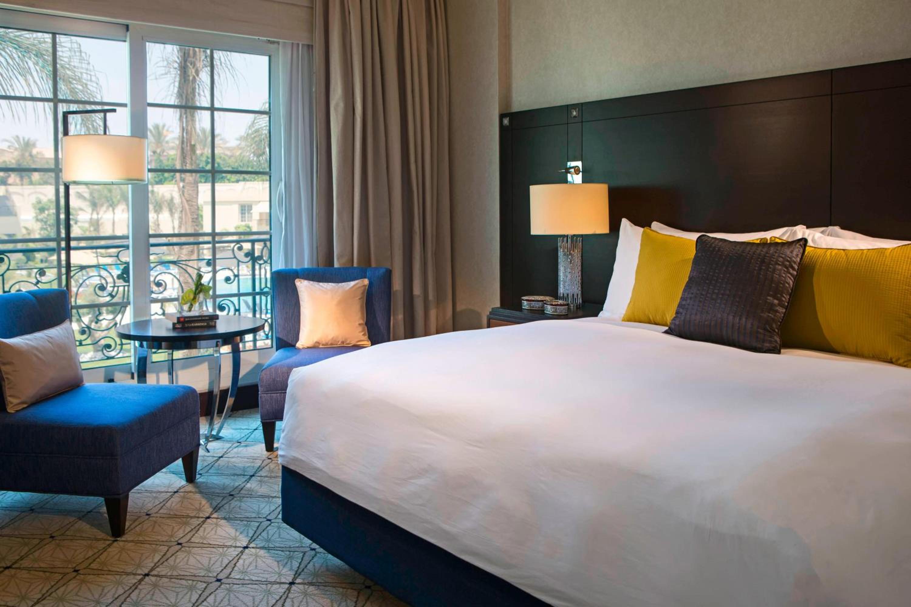 Deluxe Guest Room, Club Lounge Access, 1 King Bed