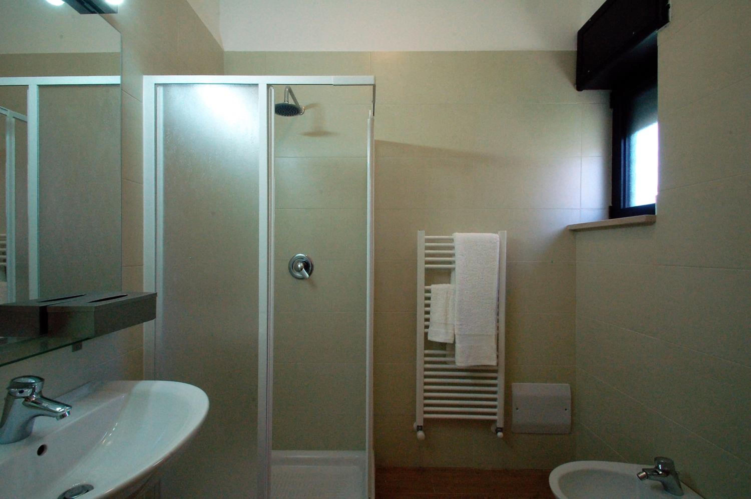 Double Room - Photo 19