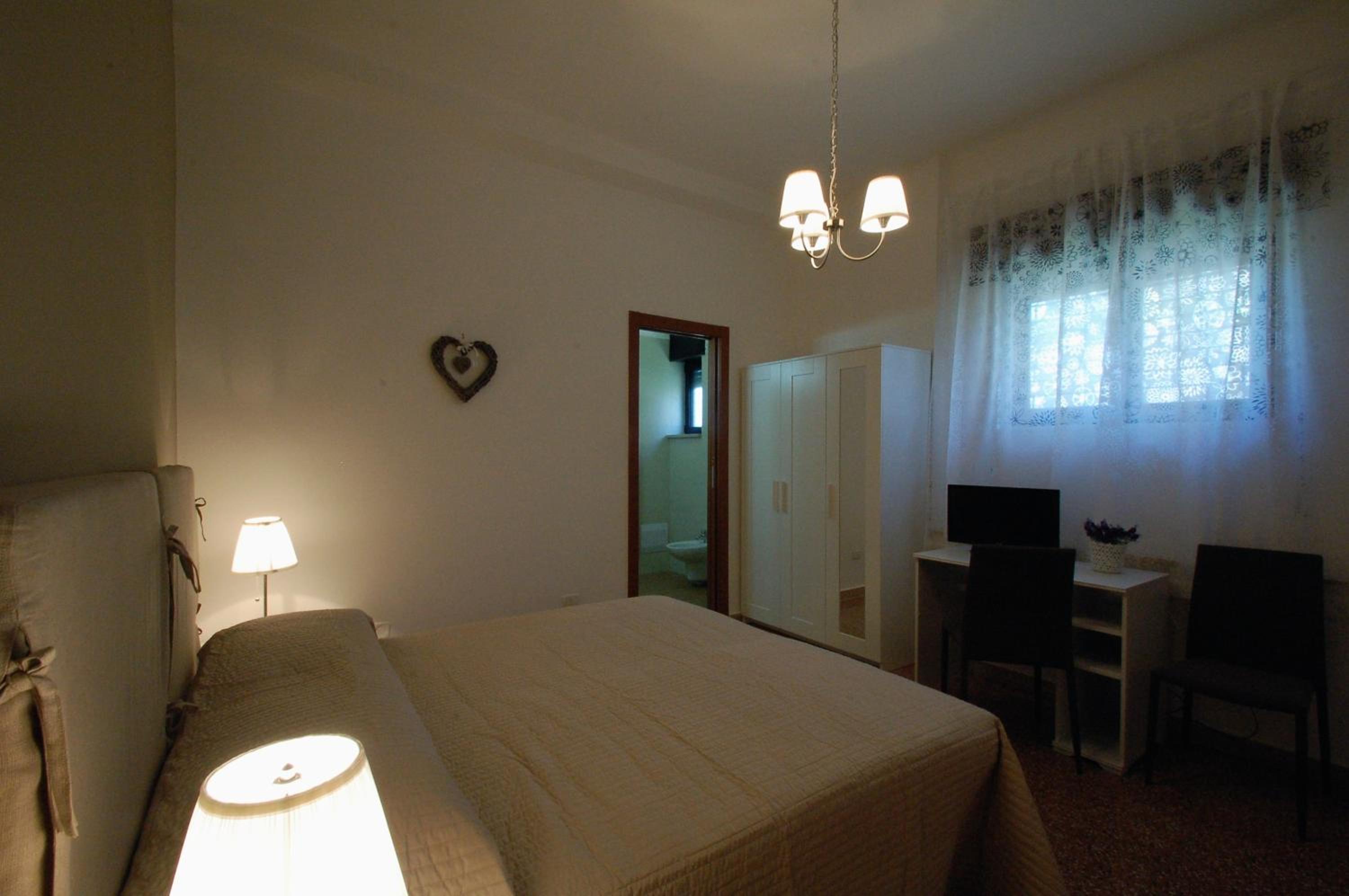 Double Room - Photo 4