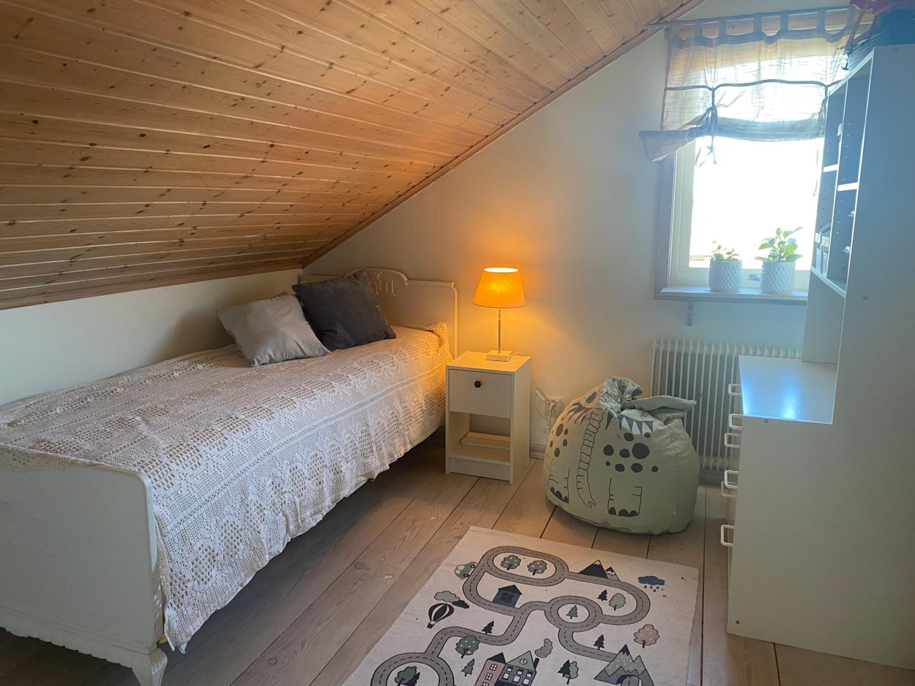 Deluxe Double Room (2 Adults + 1 Child) photo 2