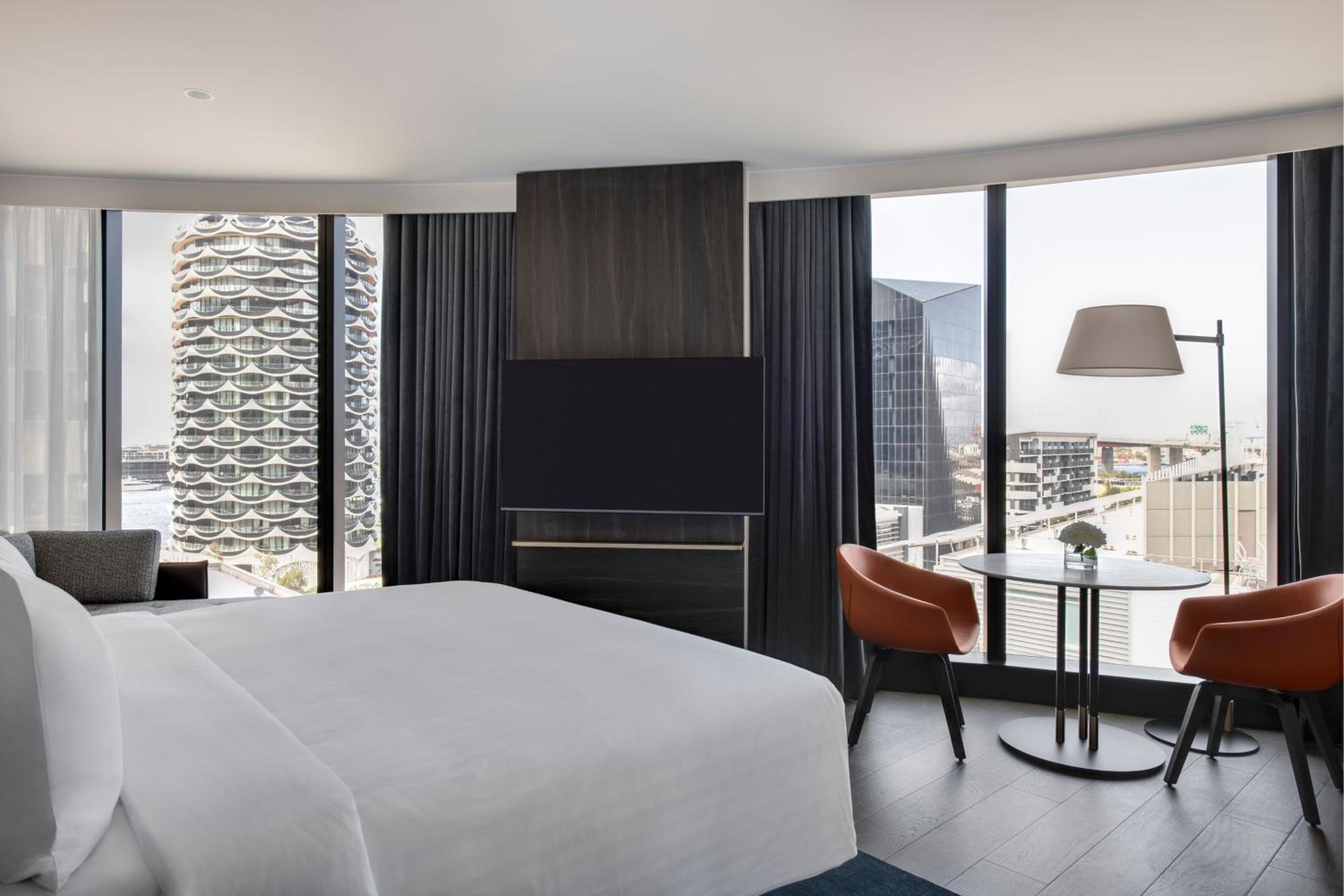 M Club Room with Bath Tub – Lounge Access
