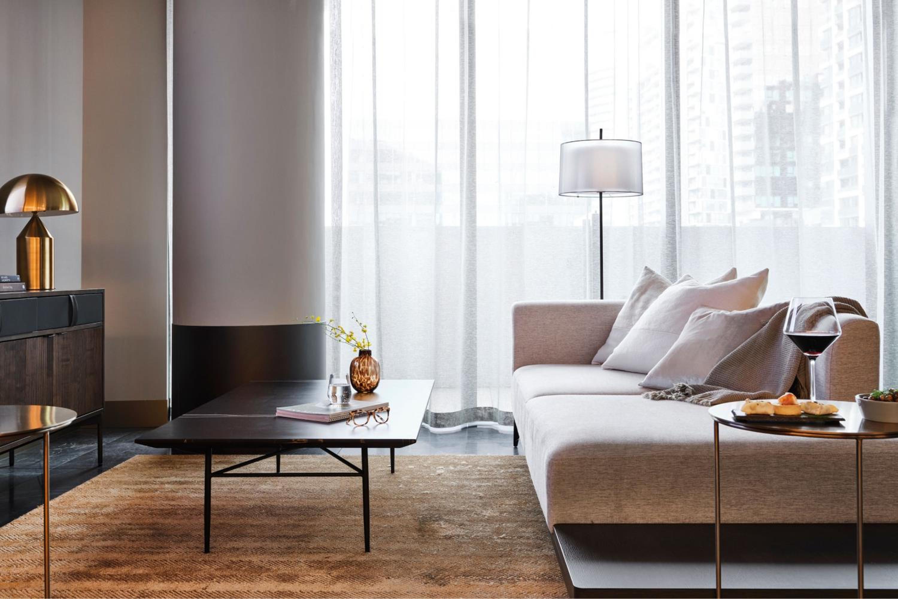 M Club Room with lounge access, Guest room, 1 King