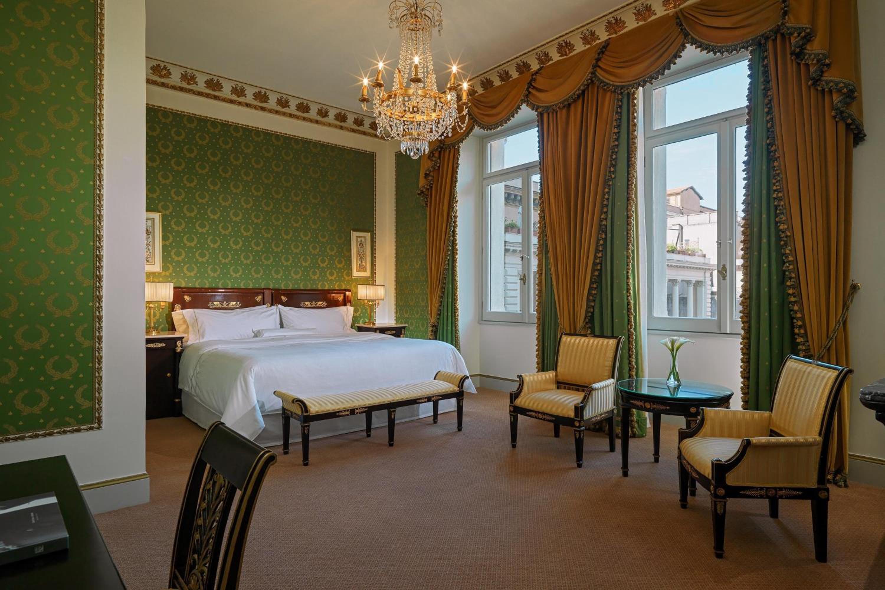 Deluxe Double King, Guest room, 1 King thumbnail 6