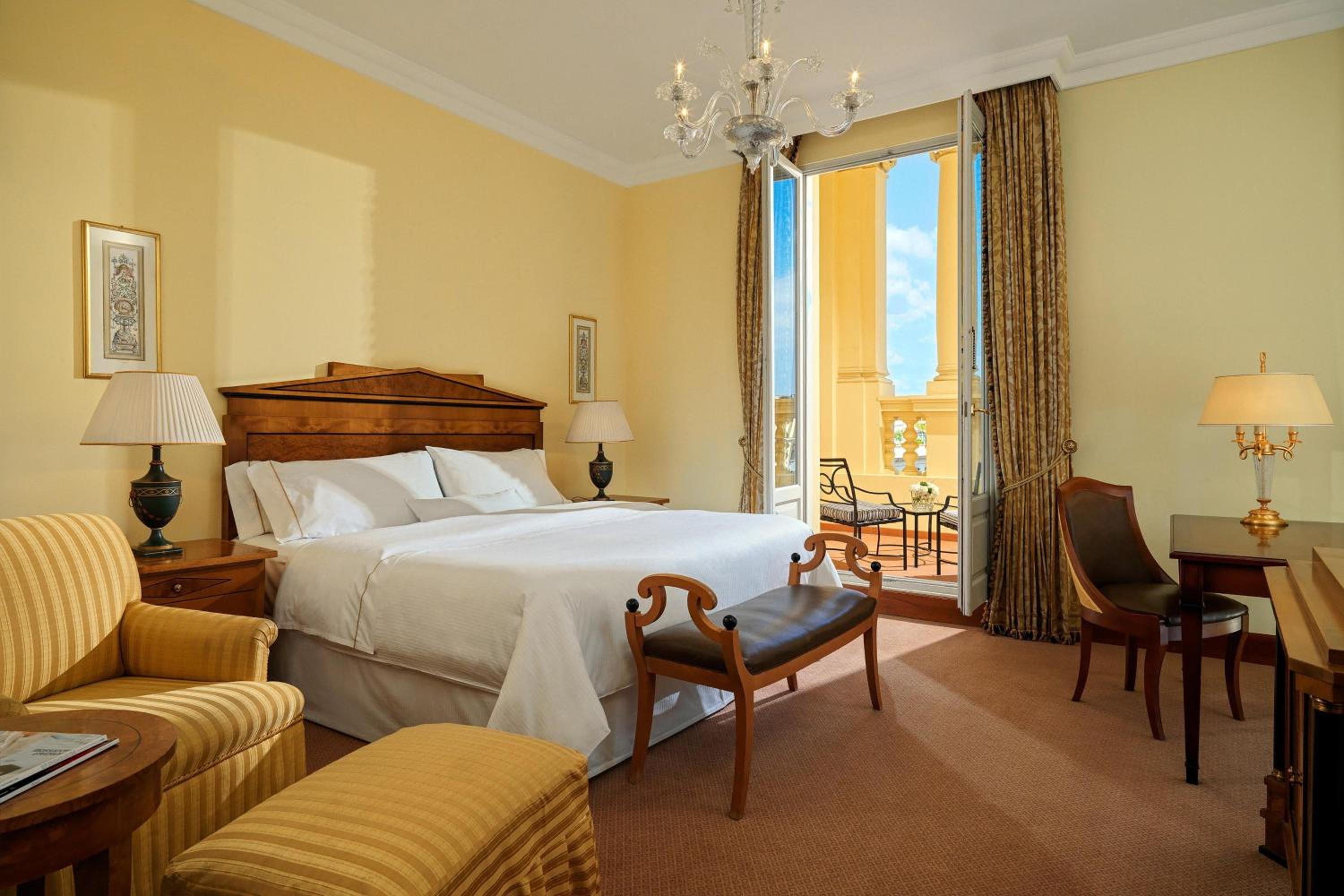 Grandluxe Double King, Larger Guest room, 1 King