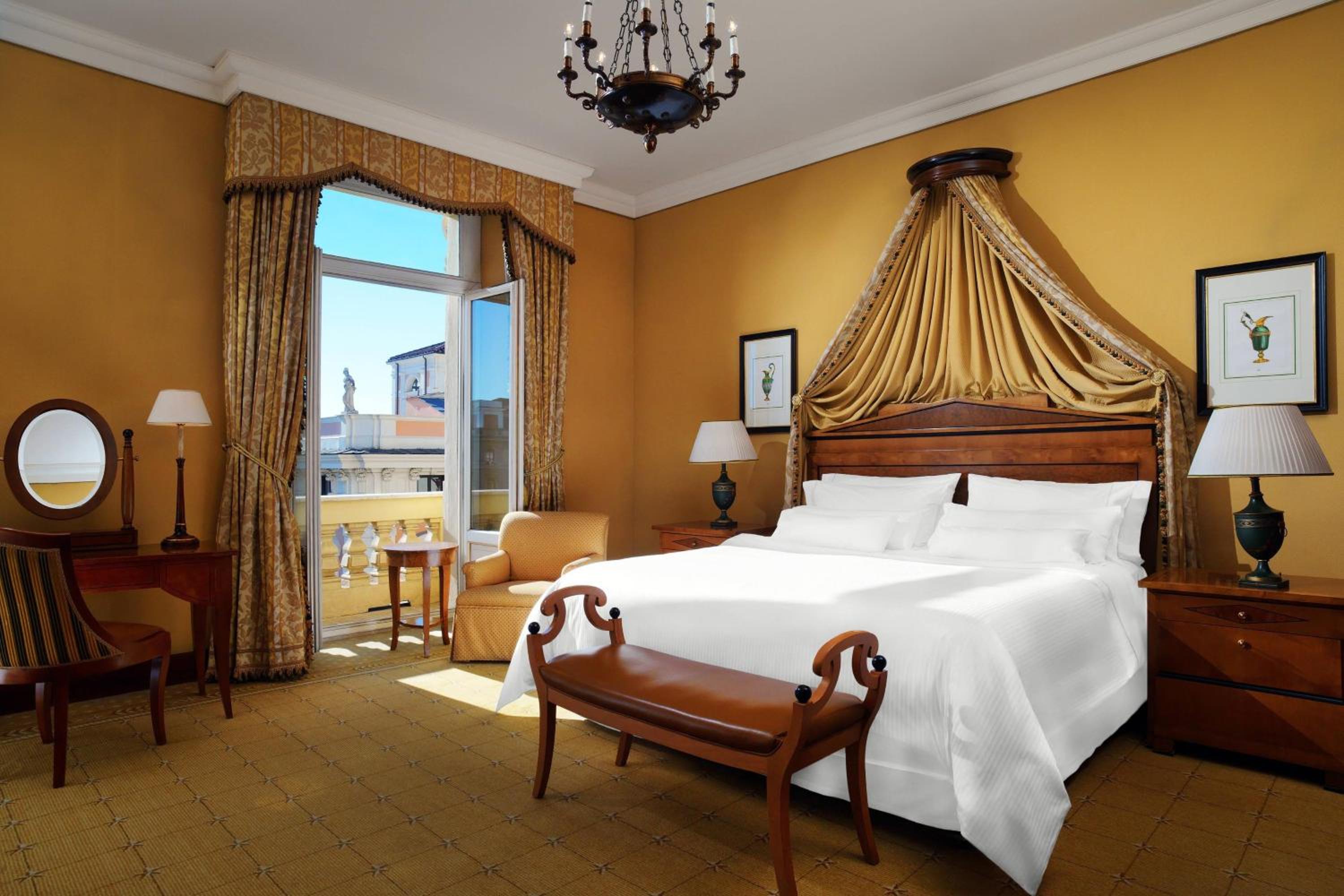 Grandluxe Double King, Larger Guest room, 1 King thumbnail 6