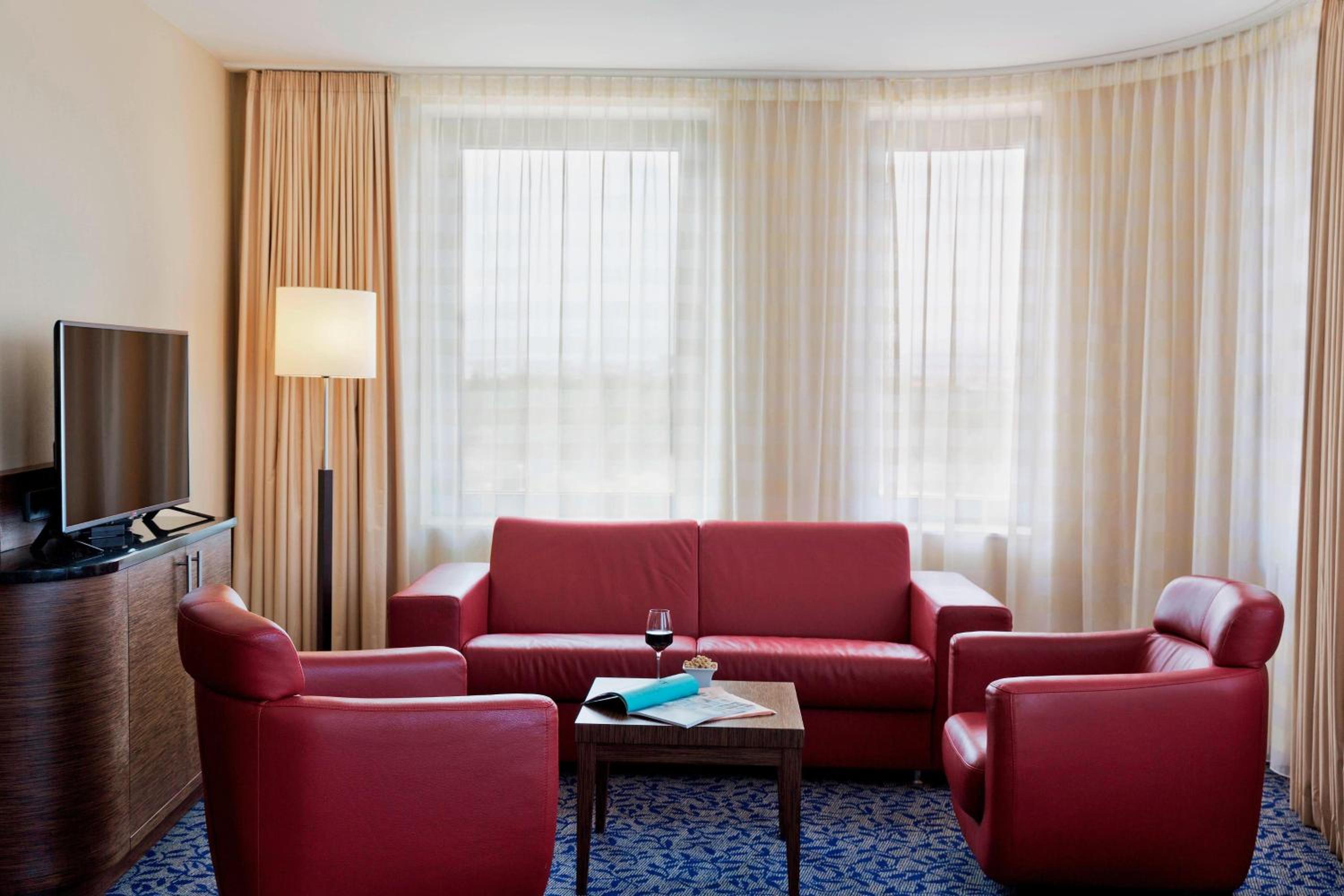 One-Bedroom Suite photo 2