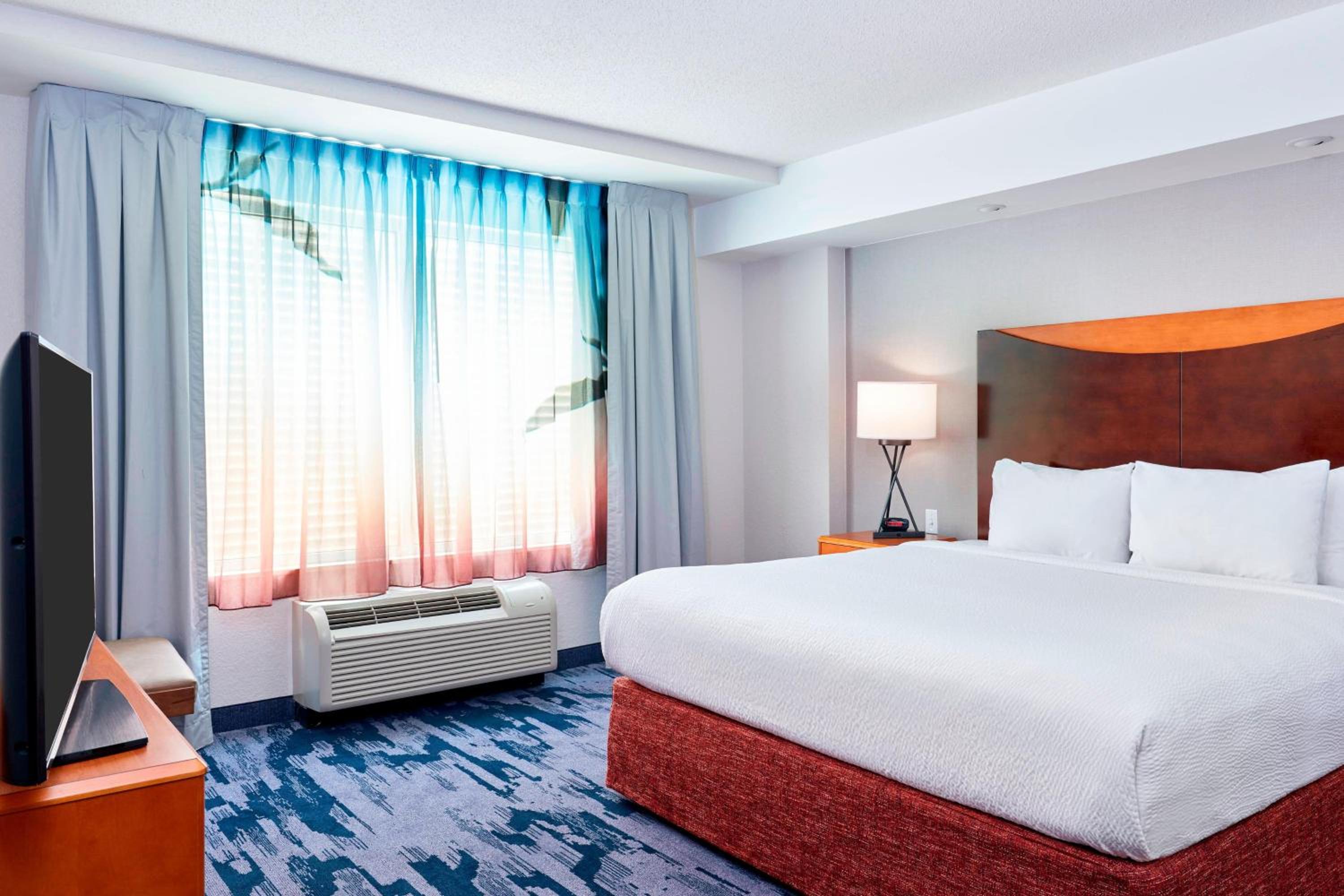 1 Bedroom Suite, 1 King - Photo 5