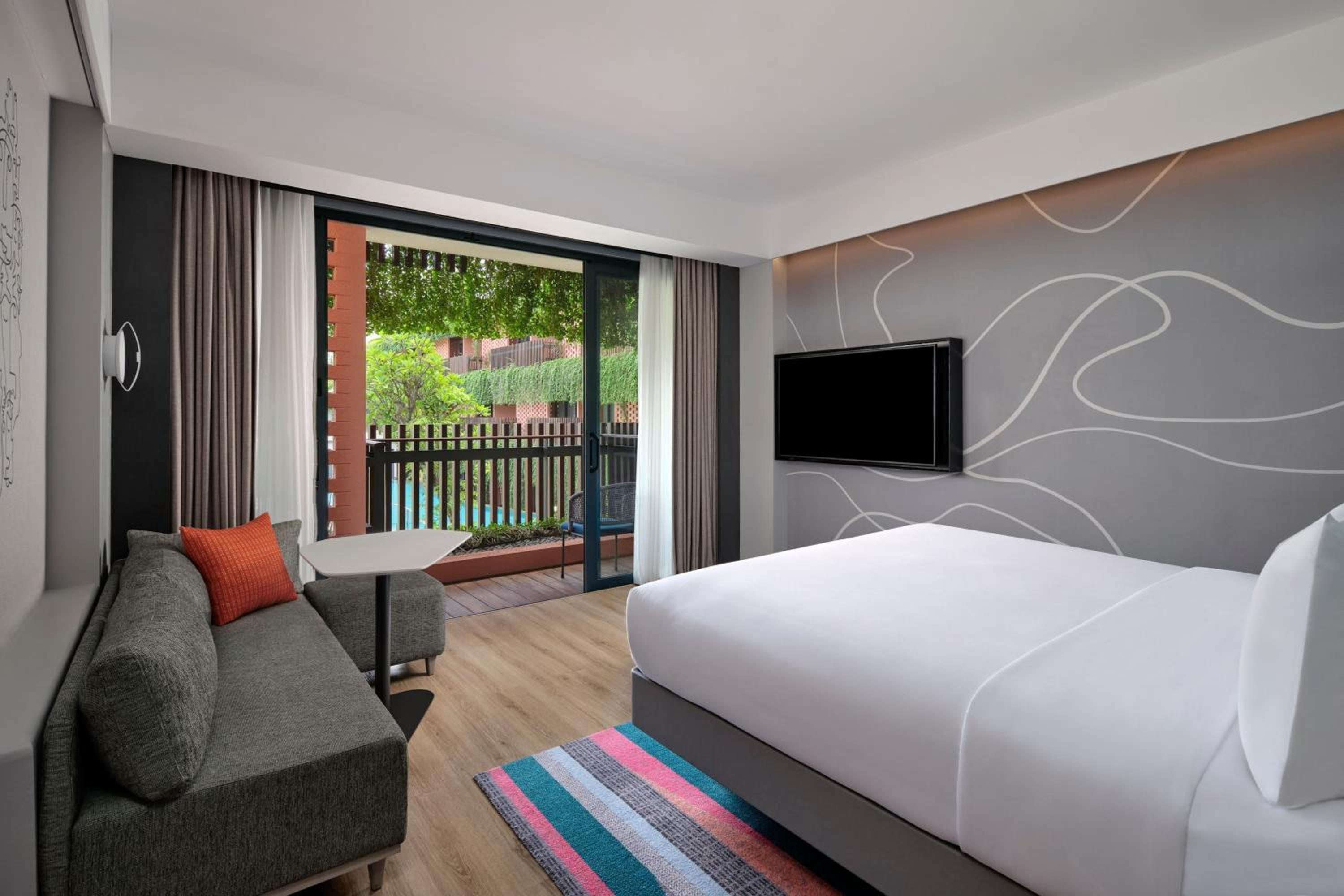 Aloft Pool View, 1 King Bed (maximum capacity 3 adults) - Photo 1