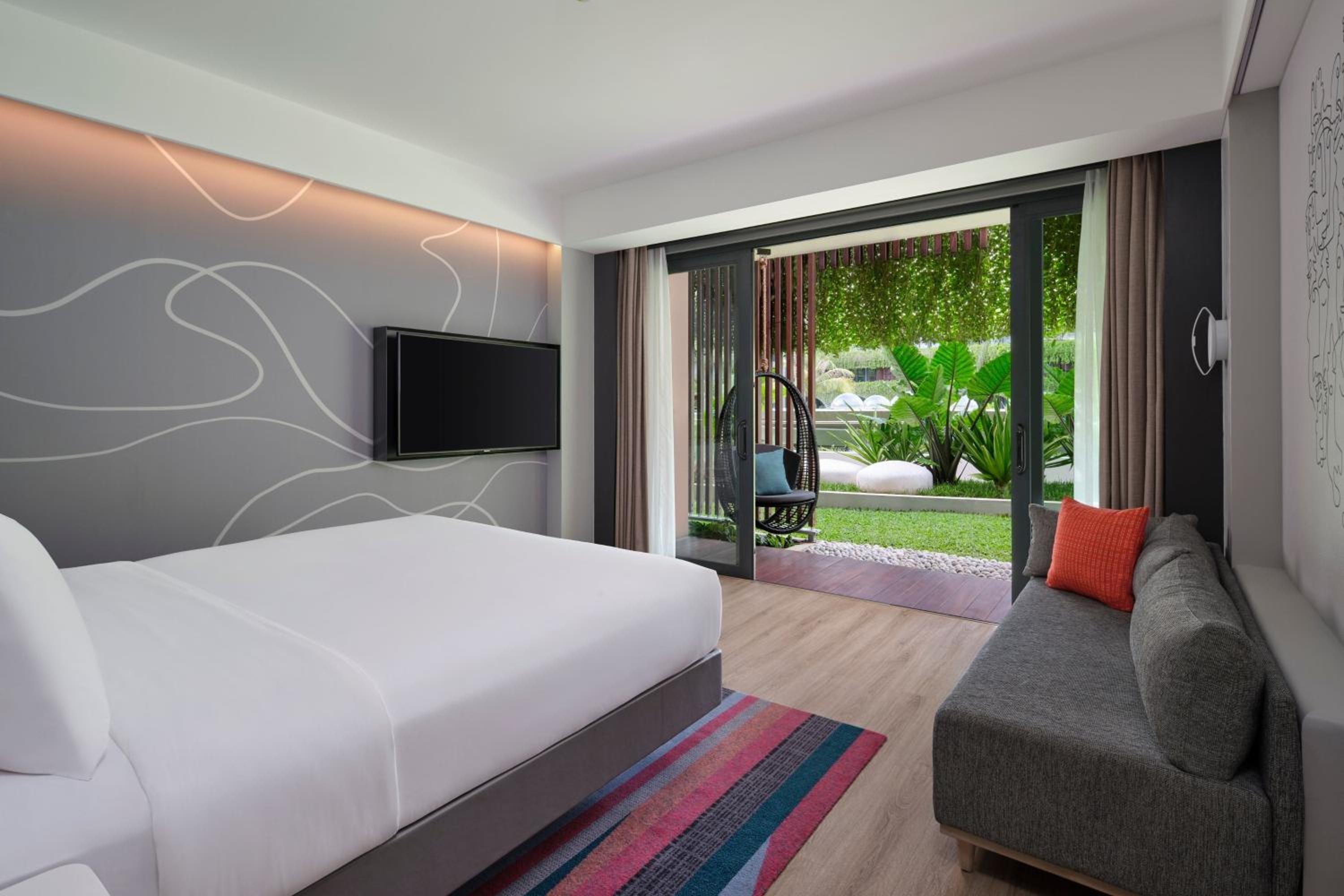 Aloft Garden Terrace, 1 King Bed (maximum capacity 3 adults)
