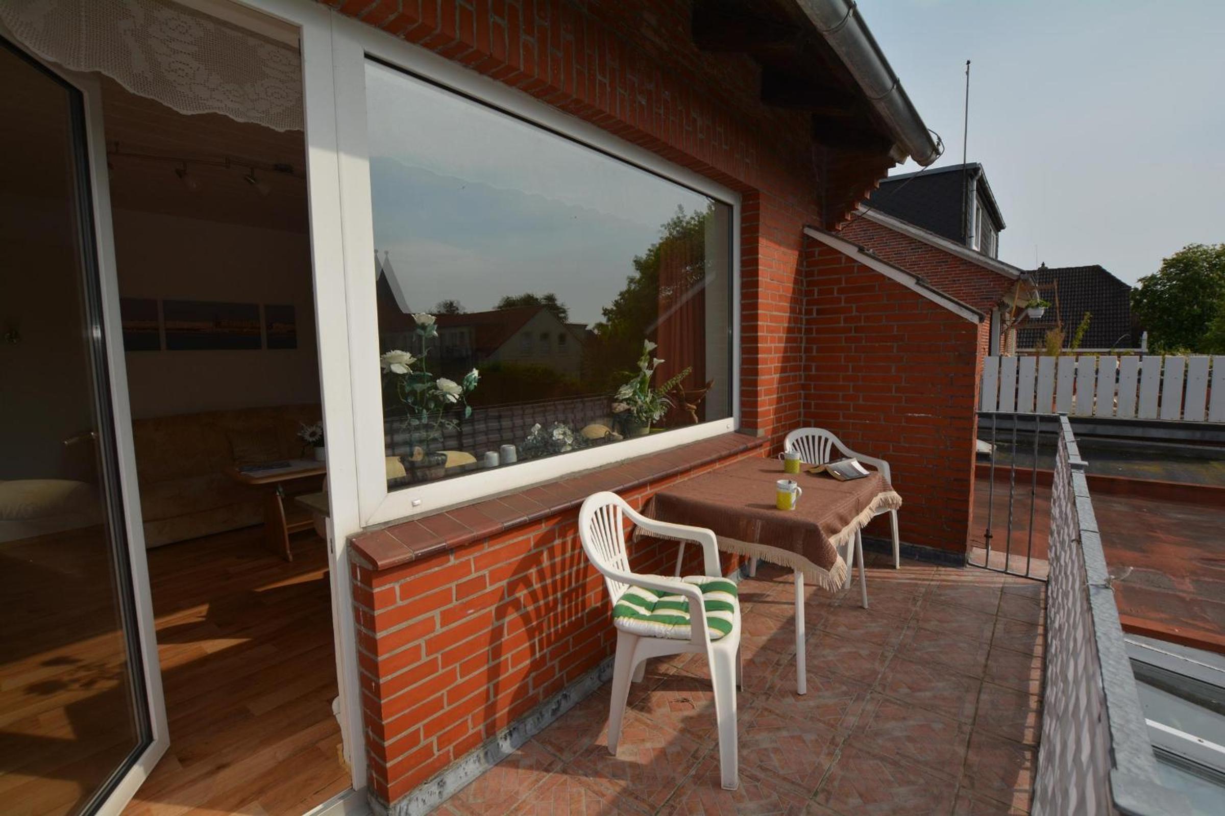 Apartment with Balcony photo 2