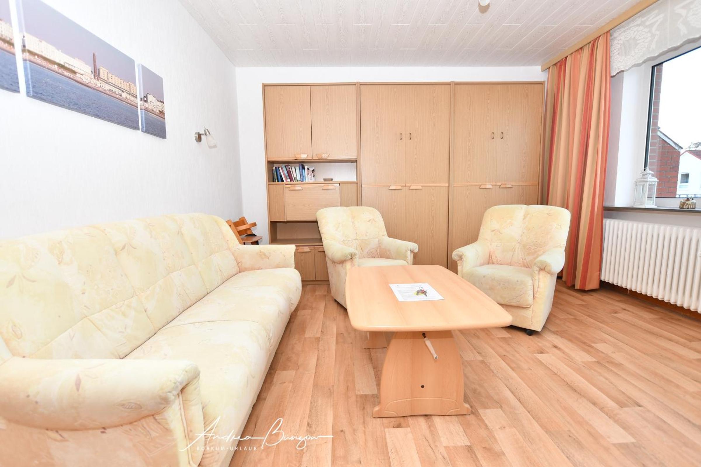 Apartment with Balcony photo 3